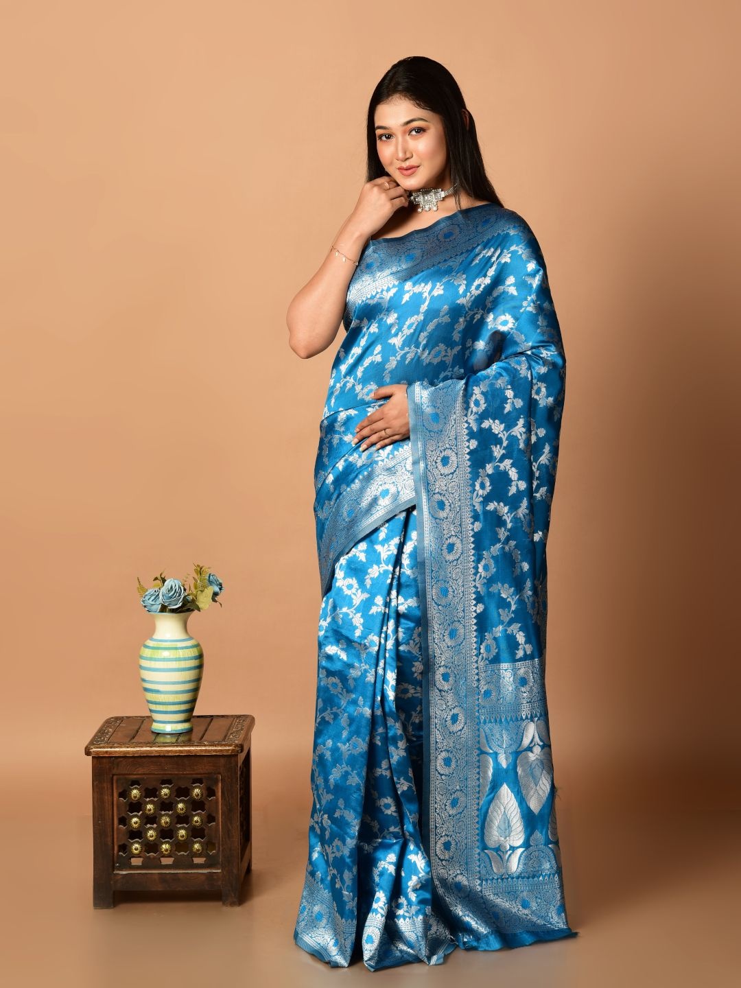 

Laa Calcutta Woven Design Zari Banarasi Saree, Blue