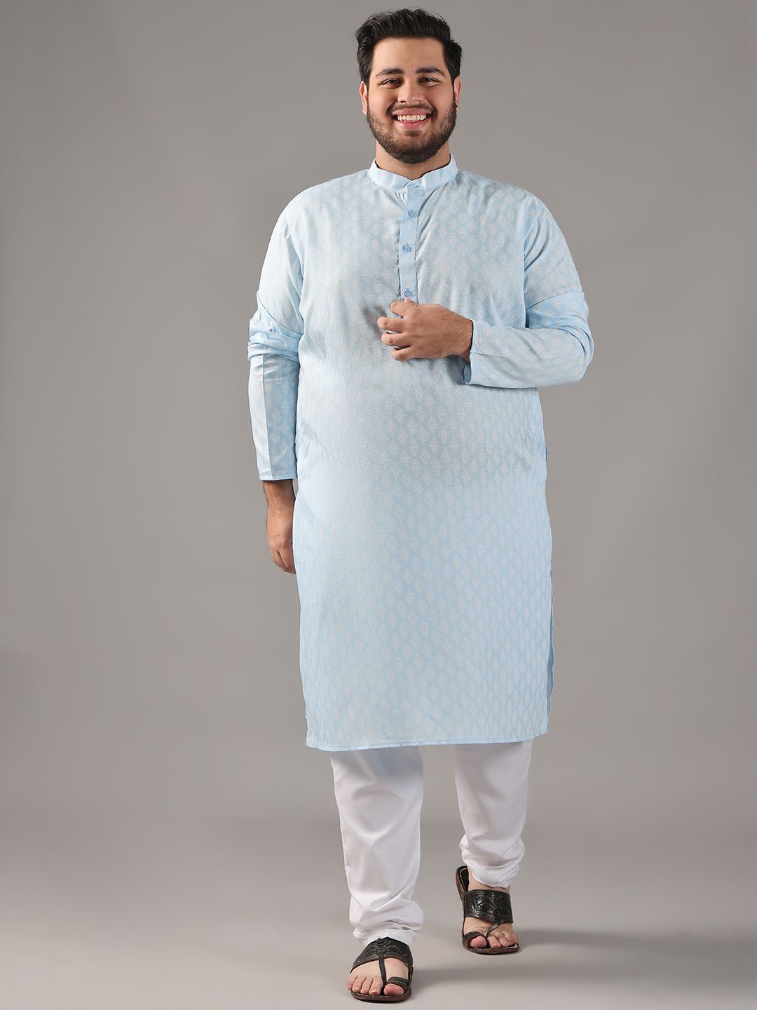 

SOJANYA PLUS Men Bandhani Printed Regular Kurta with Churidar, Turquoise blue