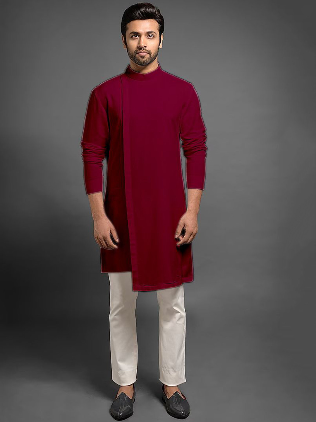 

Oomph! Men Mandarin Collar Straight Kurta, Maroon