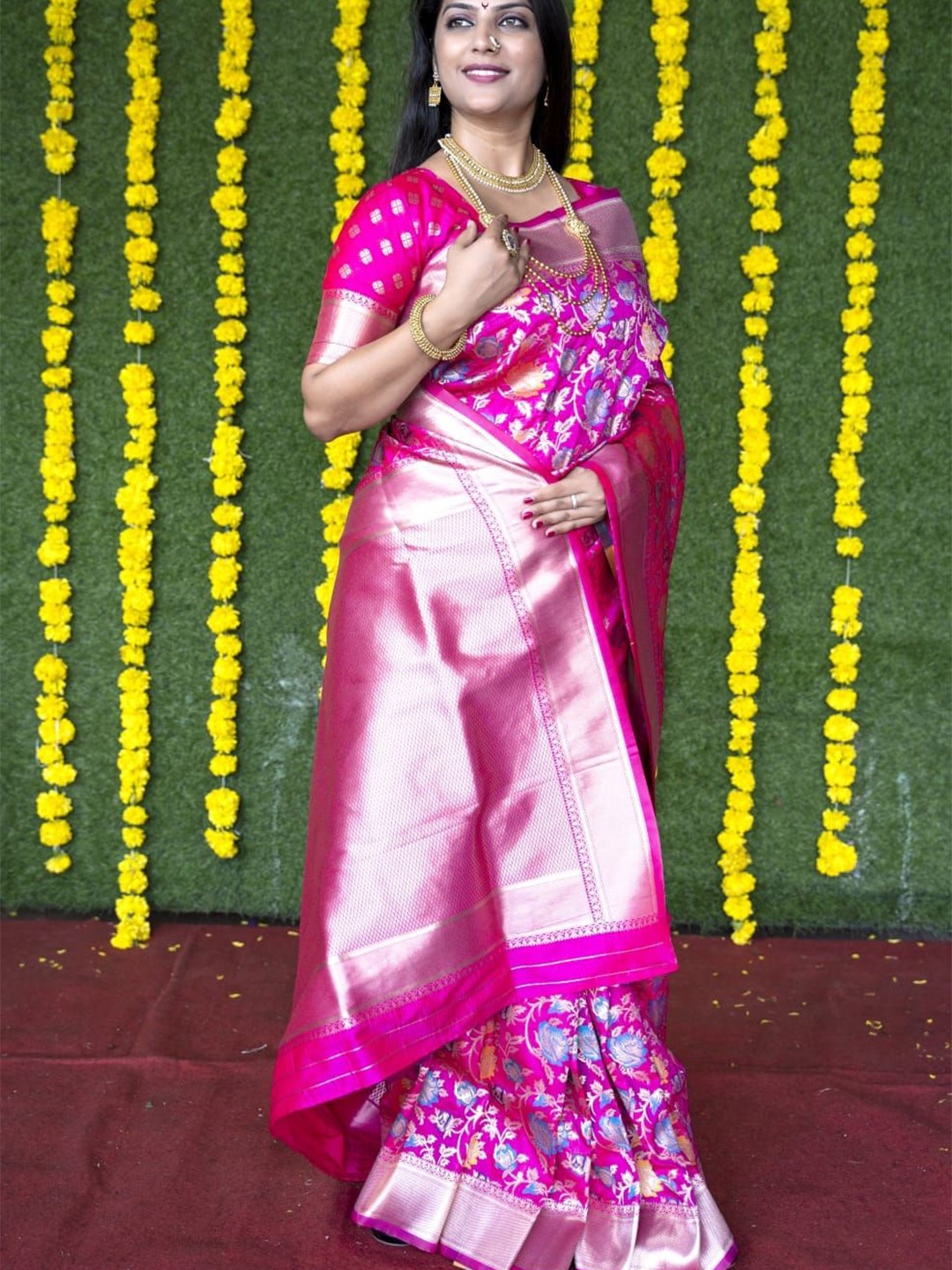

amirat Woven Design Zari Pure Silk Banarasi Saree, Pink