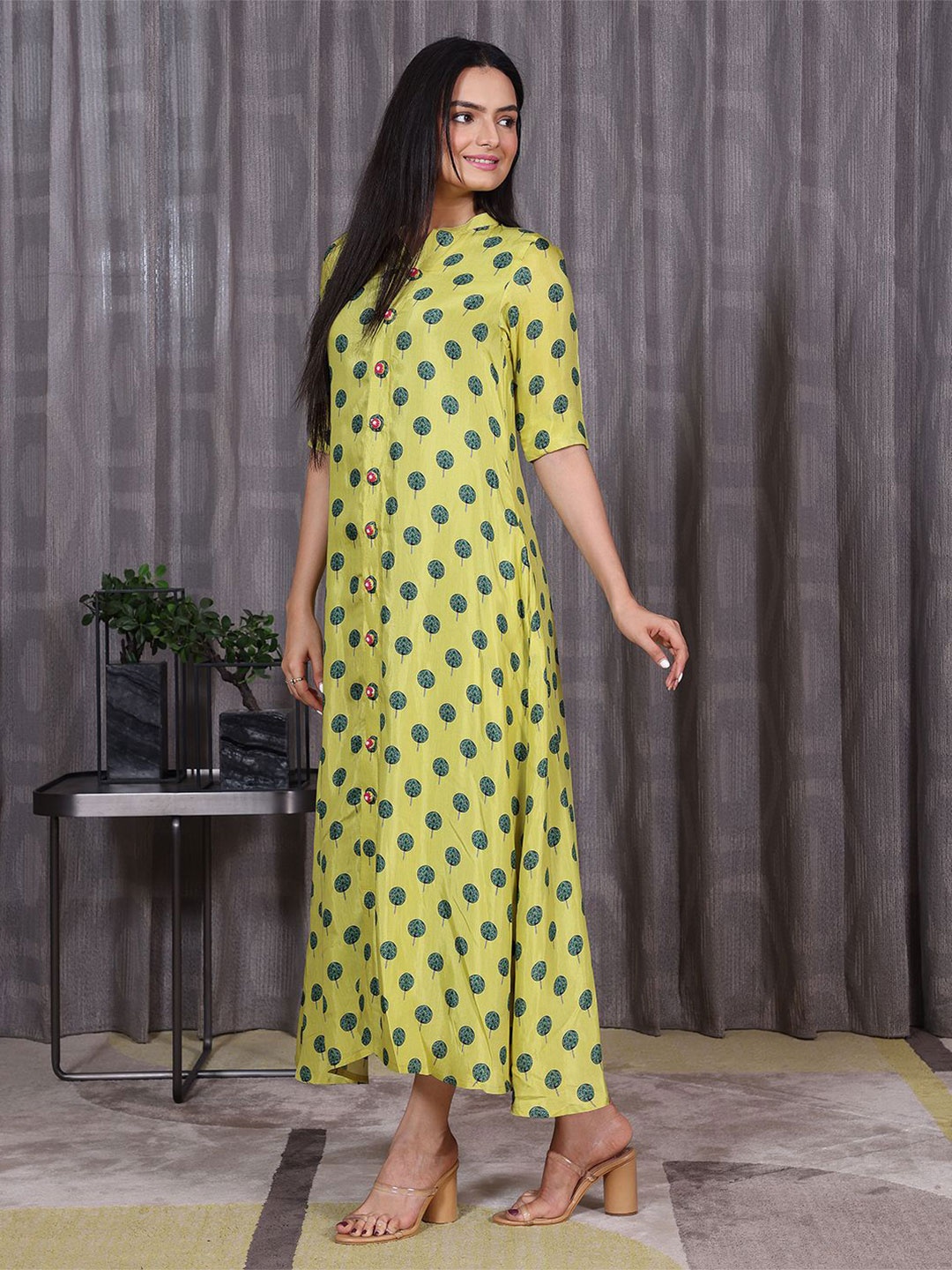 

SUKRUTI DESIGN Women A-Line Midi Dress With Shrug, Yellow