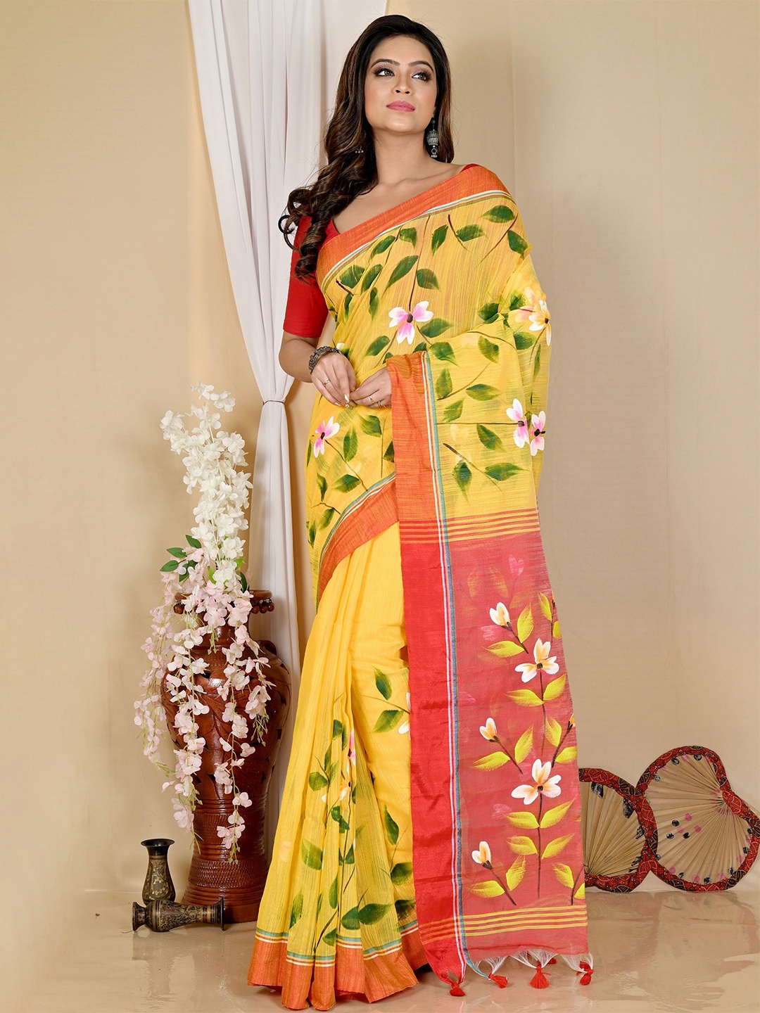 

PuJoy Floral Printed Taant Saree, Yellow