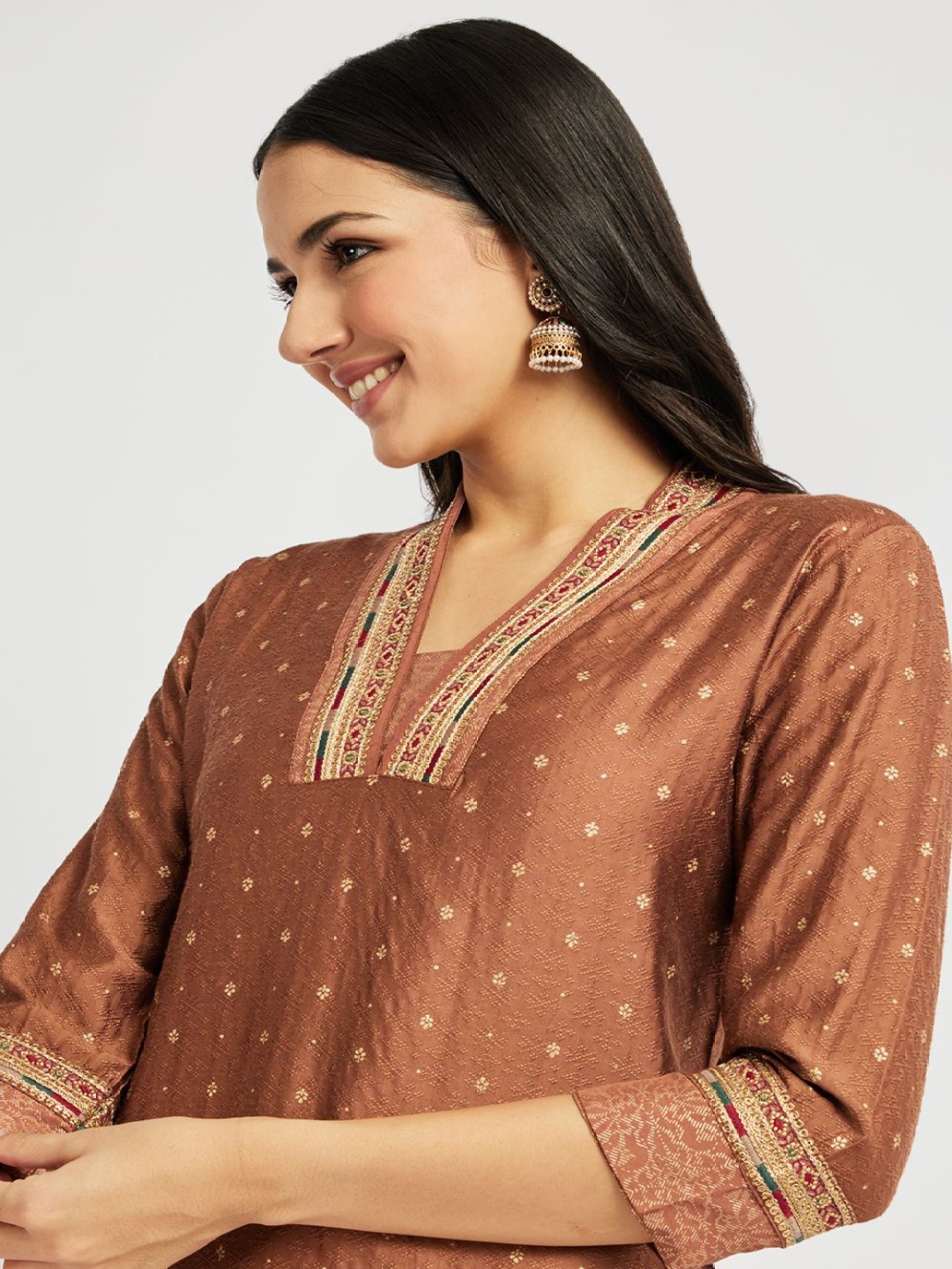 

Span Floral Printed Silk V-Neck Straight Kurta, Brown