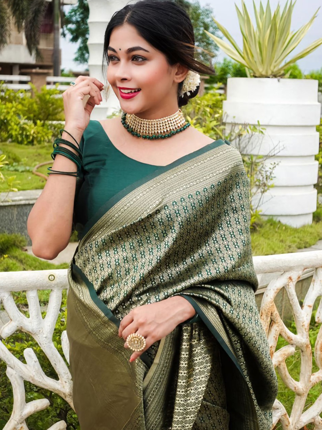 

Taslar Woven Design Zari Pure Silk Banarasi Saree, Green