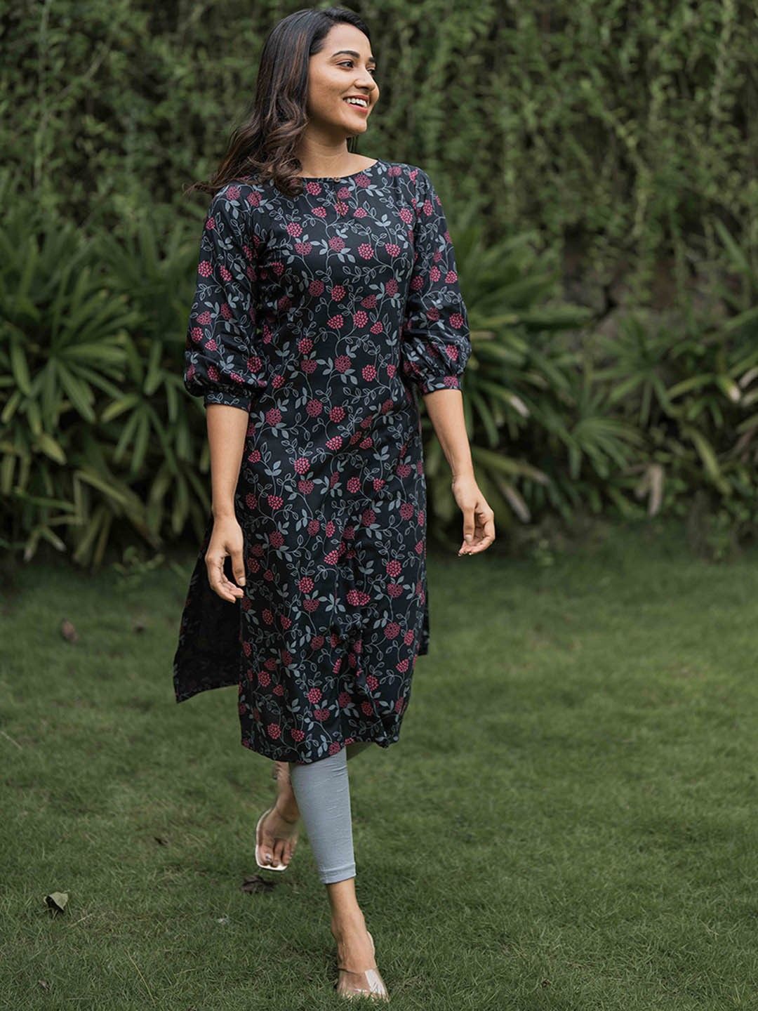 

BINDUDI Floral Printed Round Neck Bishop Sleeves Straight Kurta, Black