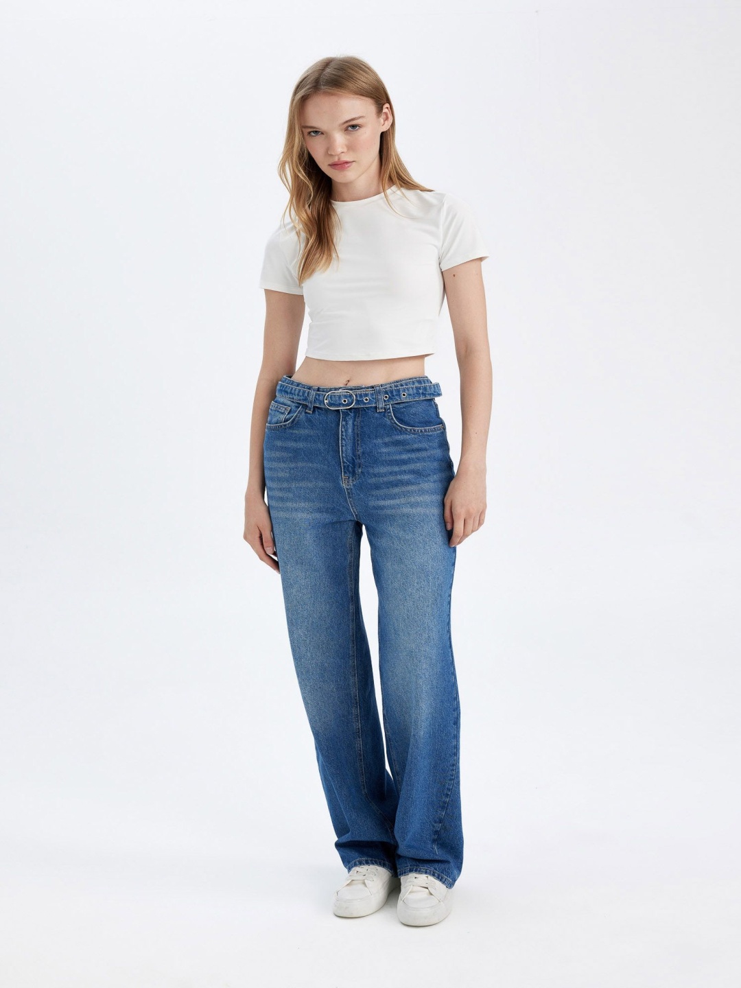 

DeFacto Women Wide Leg High-Rise Light Fade Acid Wash Jeans, Blue