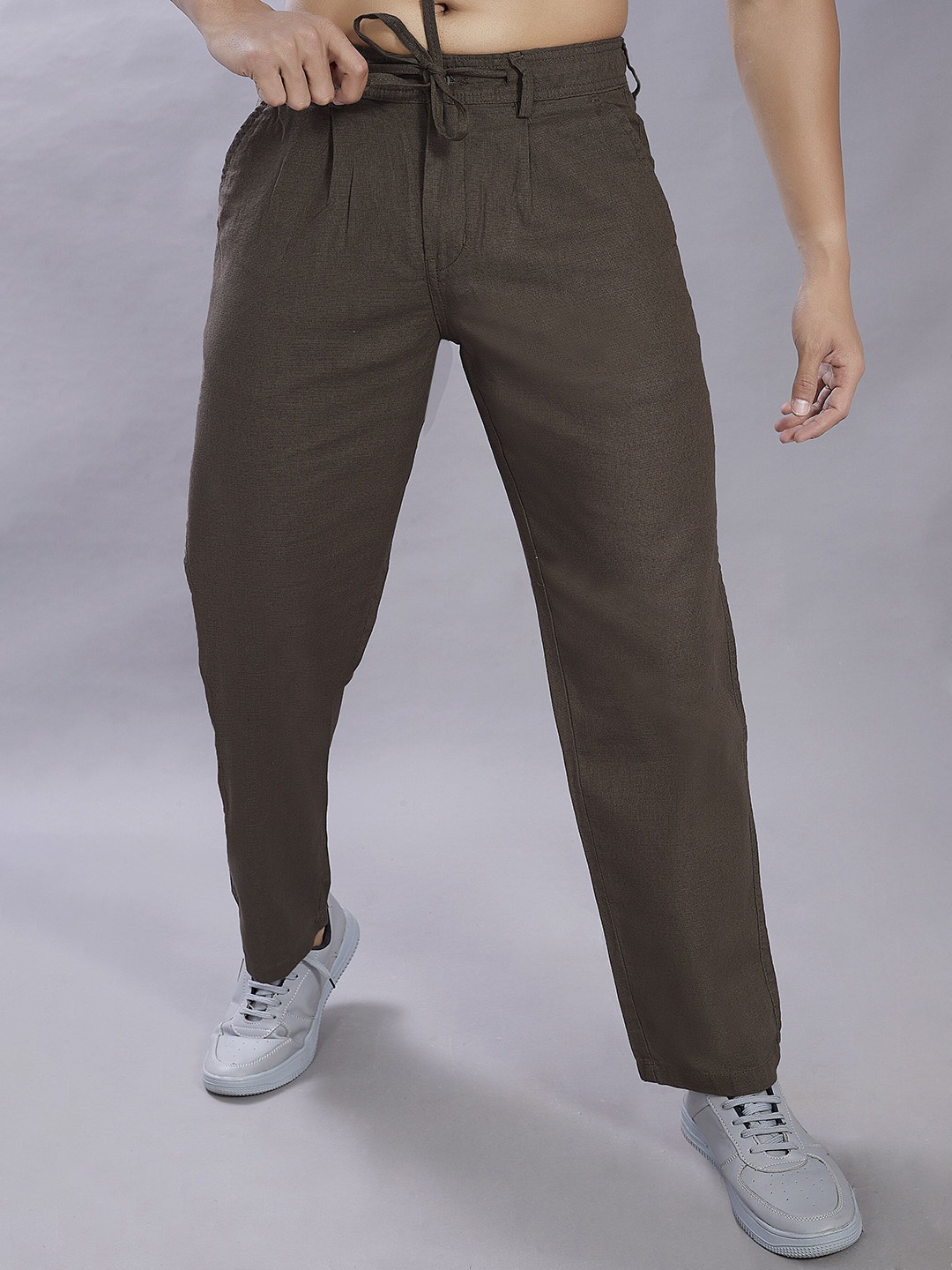 

DIVISIVE Men Relaxed Loose Fit Easy Wash Pleated Trousers, Taupe