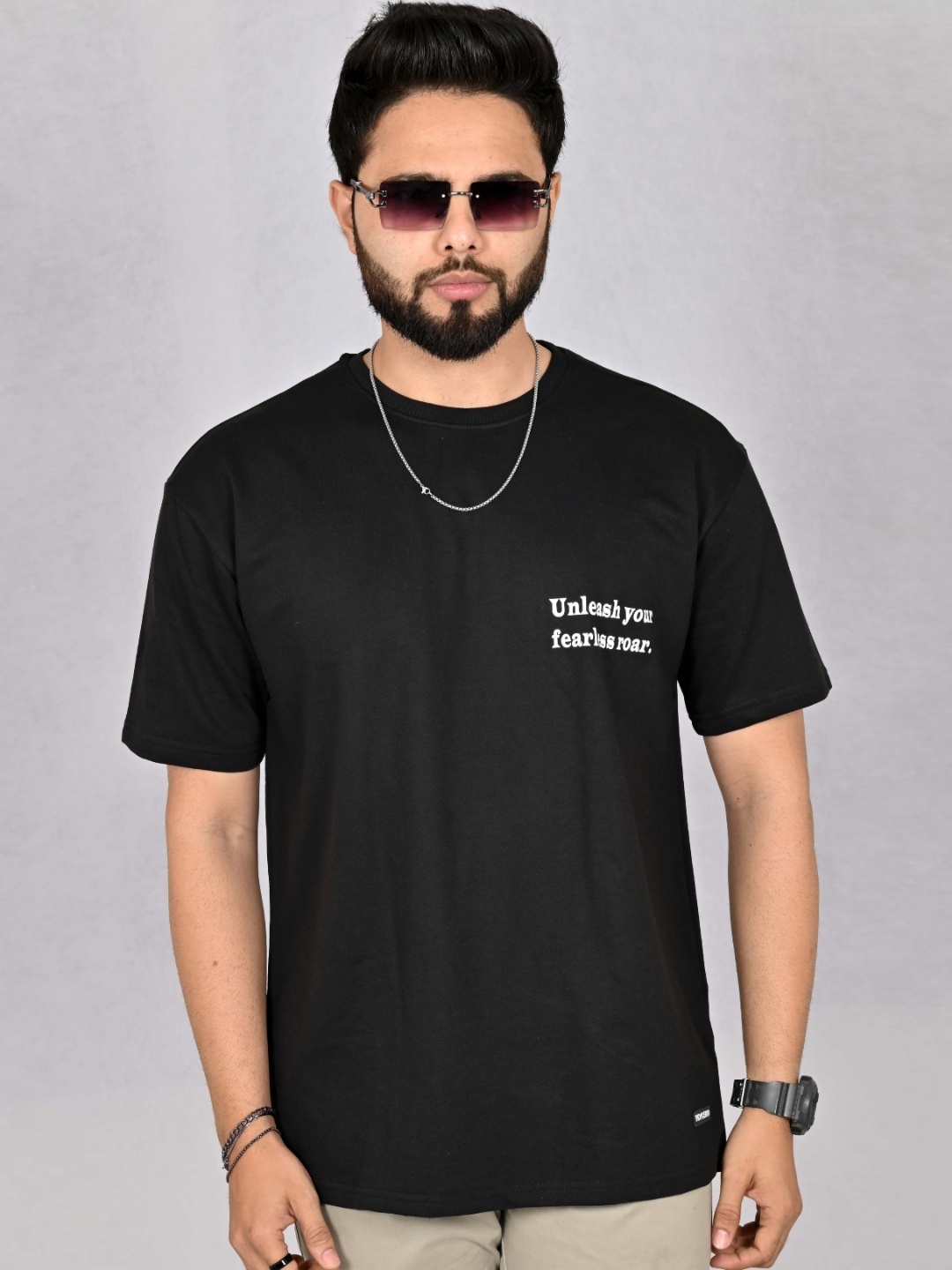 

THE NOMHERD Men Printed Raw Edge T-shirt, Black