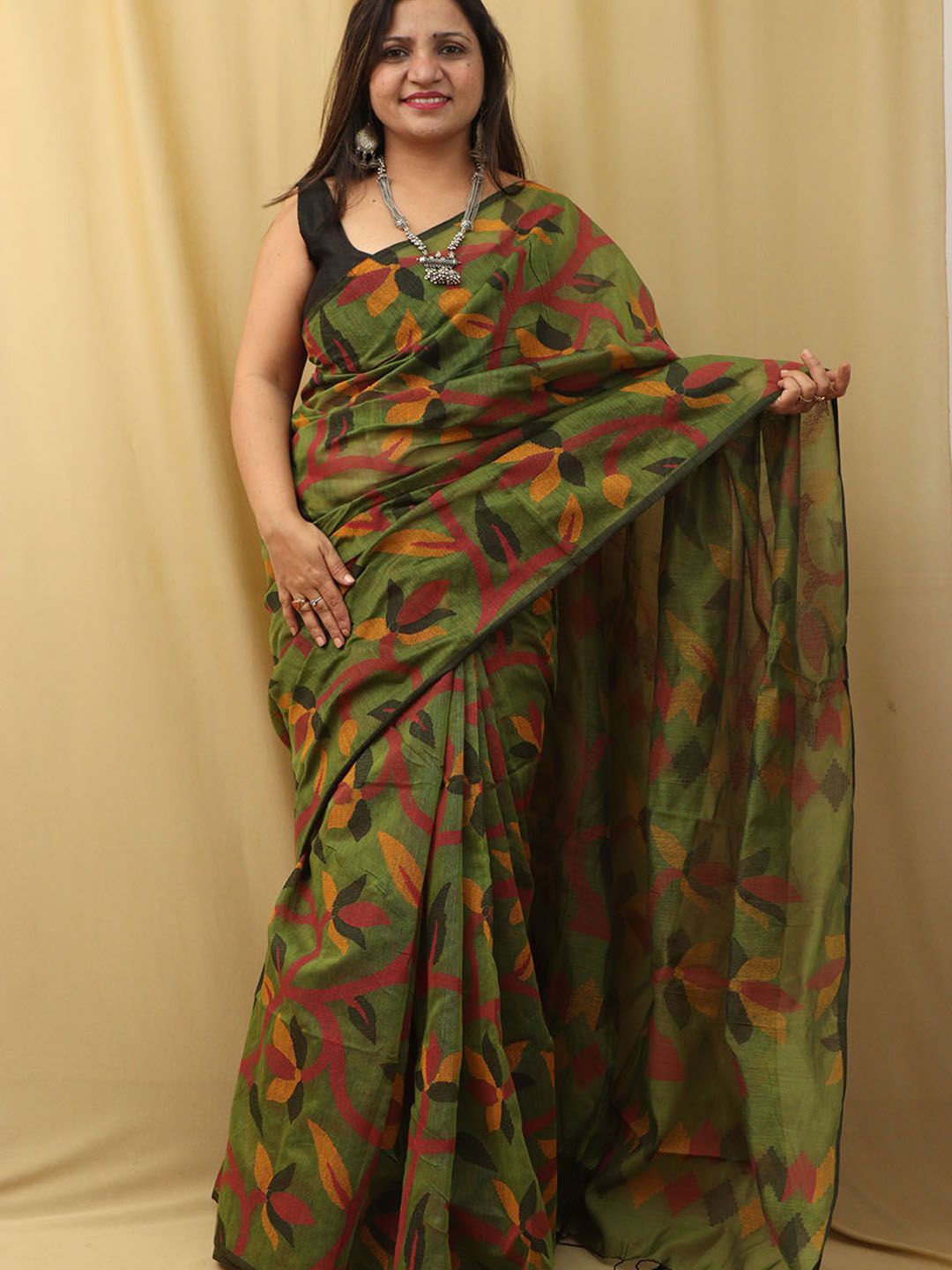 

Luxurionworld Woven Design Jamdani Saree, Green