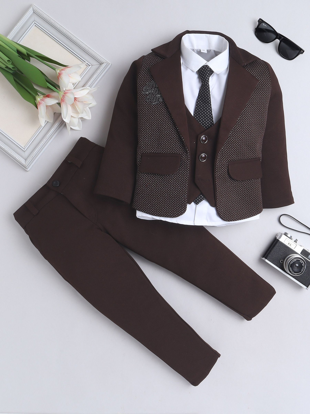 

Fourfolds Boys 3-Piece Self Design Suit, Brown