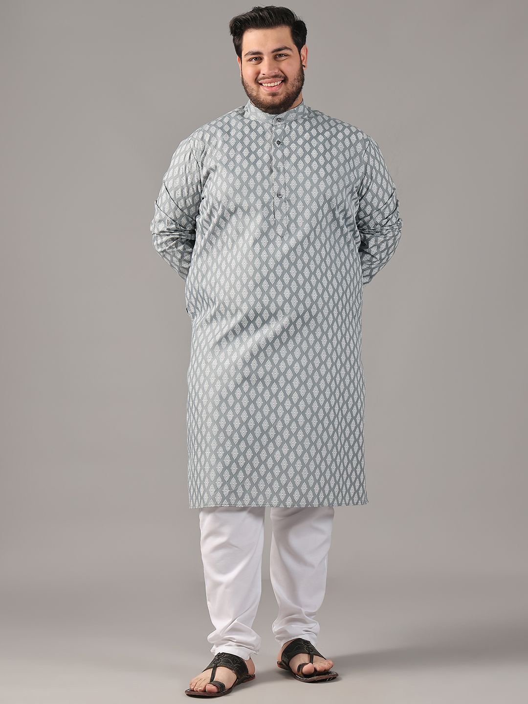 

SOJANYA PLUS Men Bandhani Printed Regular Kurta with Churidar, Grey