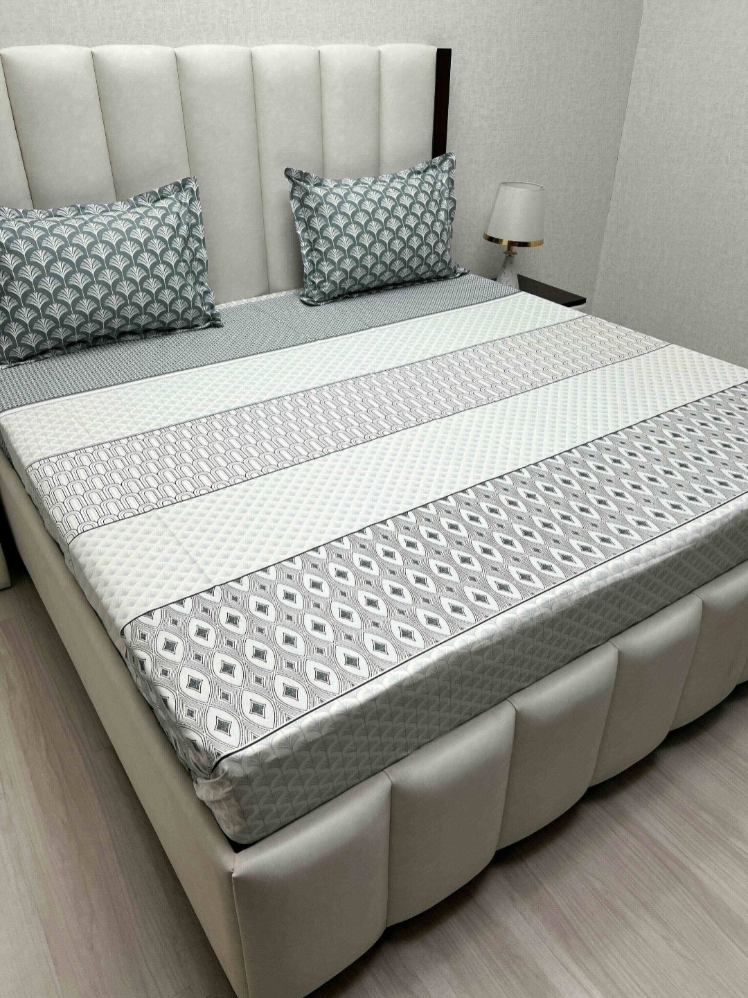 

Pure Decor Cotton King Size Double Bed Bedsheet With 2 Pillow Covers 2.74m X 2.74m, White