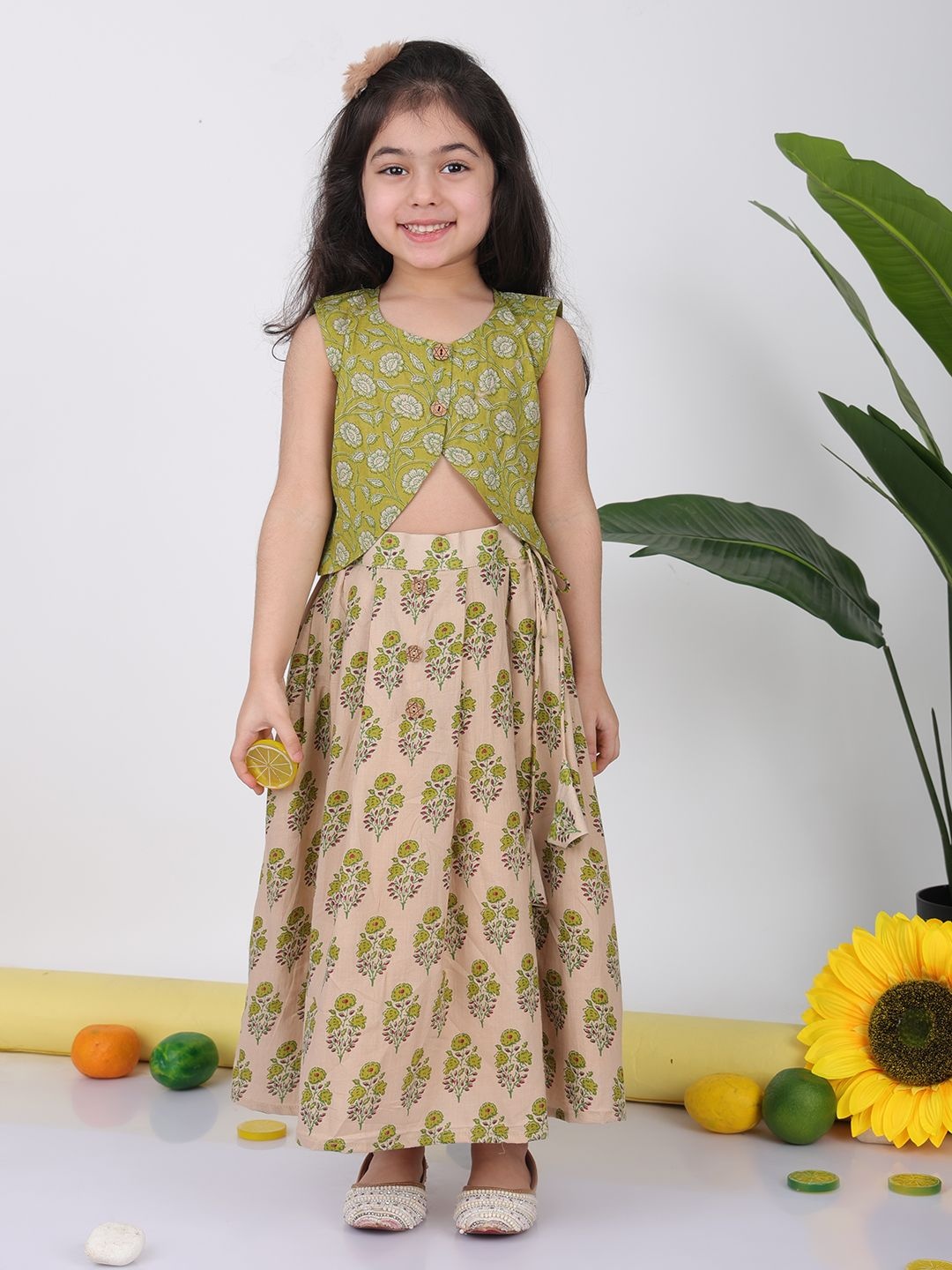 

Sangria Girls Floral Printed Pure Cotton Top & Skirt, Green