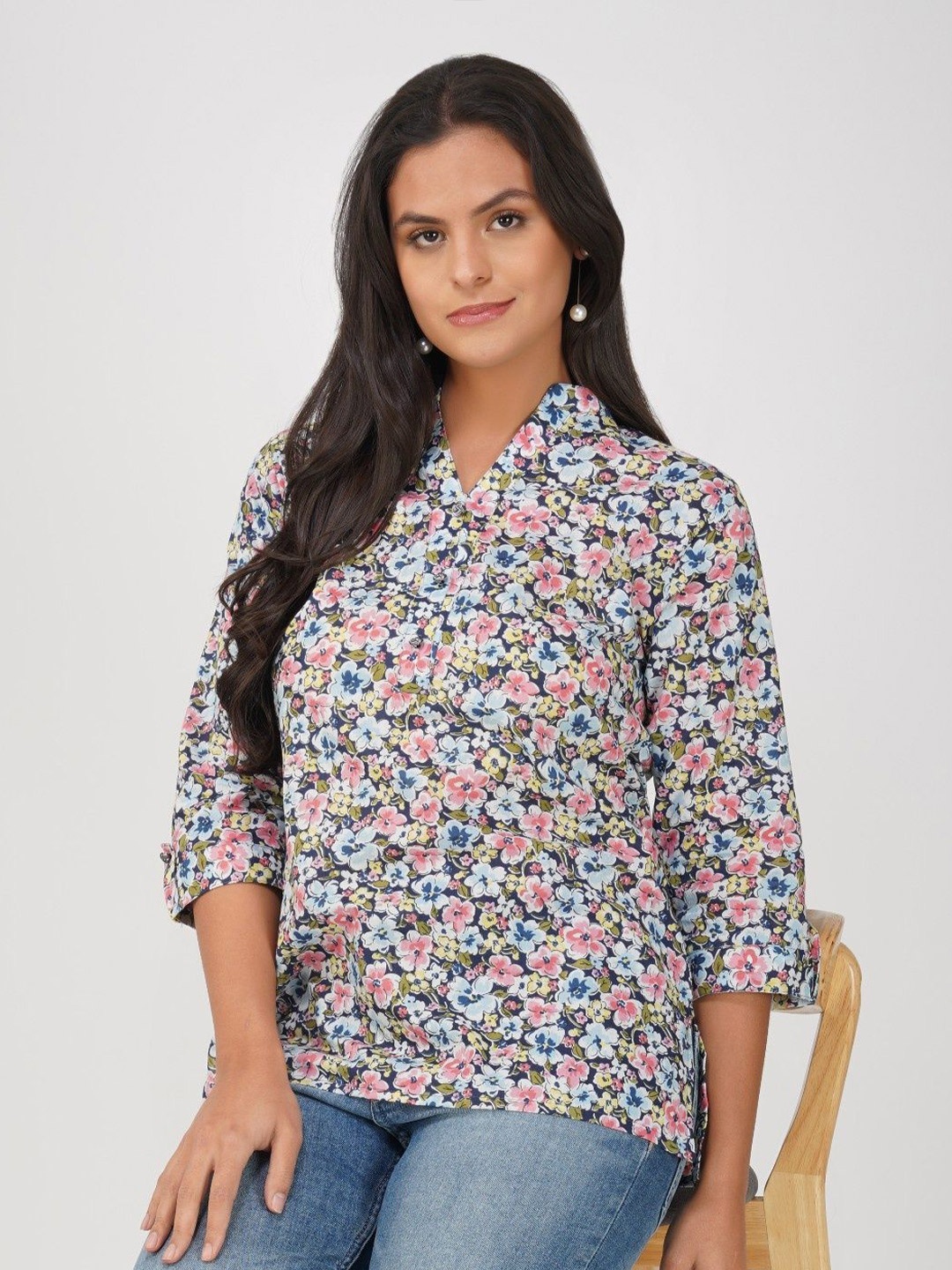 

Bluenixie Women Floral Printed Straight Kurti, Blue