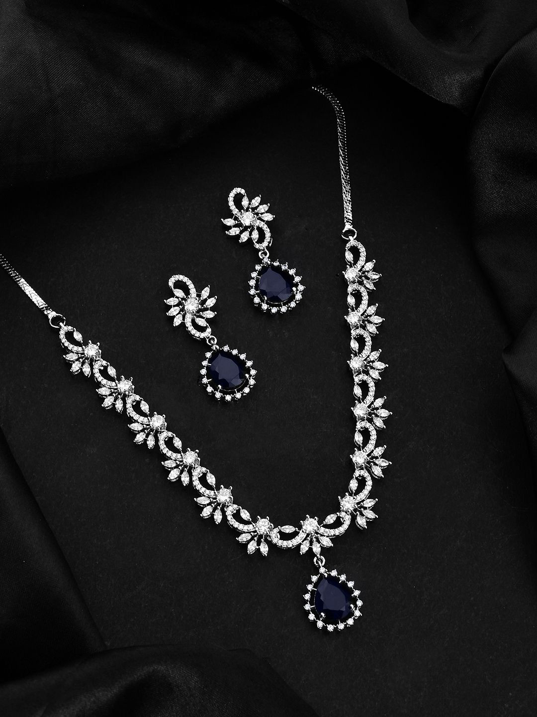 

Voylla Sparkling Essentials Midnight Blossom American Diamond Necklace Set, Silver