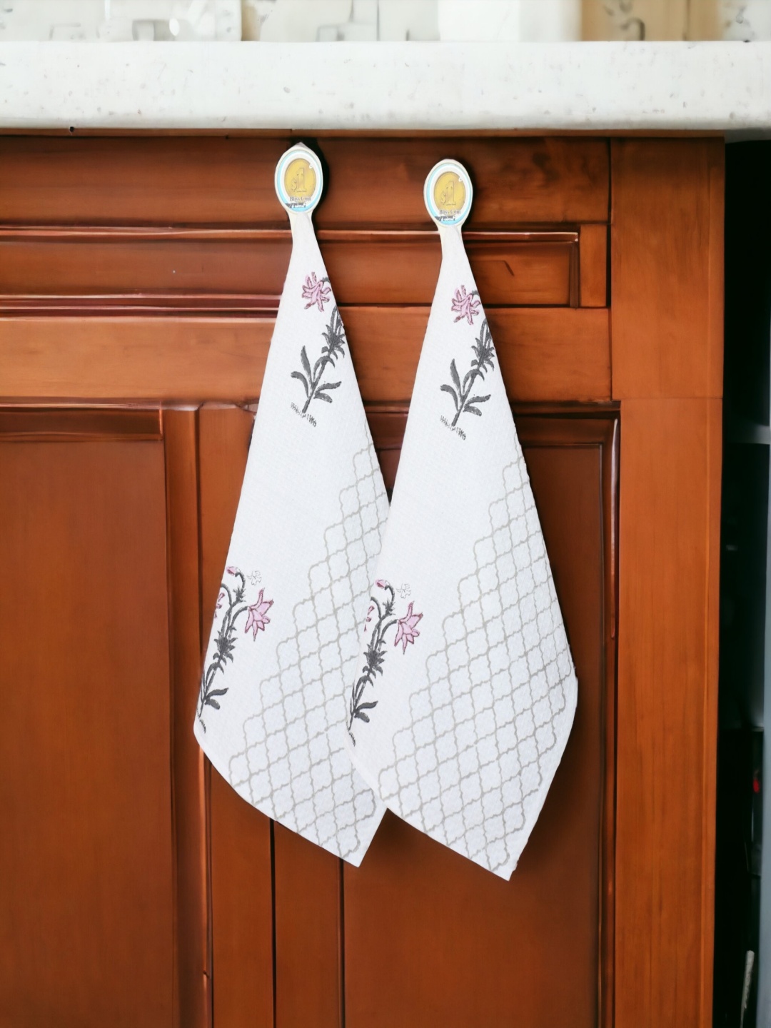 

Texstylers Grey & White 2 Pieces Floral Printed Pure Cotton 300 GSM Hand Towels