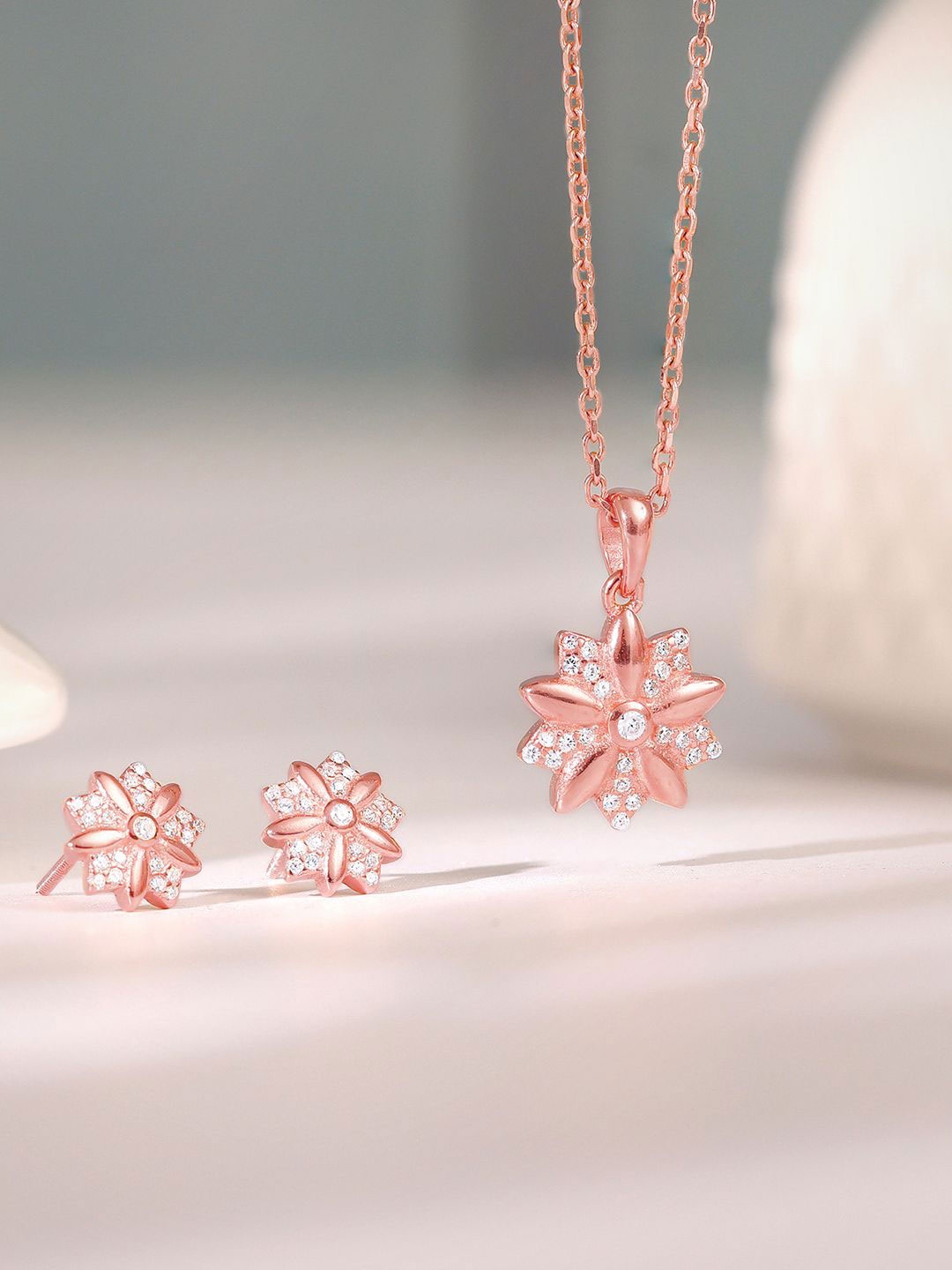 

GIVA 925 Silver Rose Gold-Plated Cubic Zirconia Studded Cutest Flower Jewellery Set