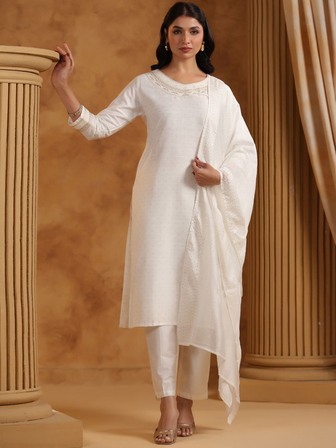 

Span Geometric Printed Zari Pure Silk Straight Kurta With Trouser And Dupatta, White