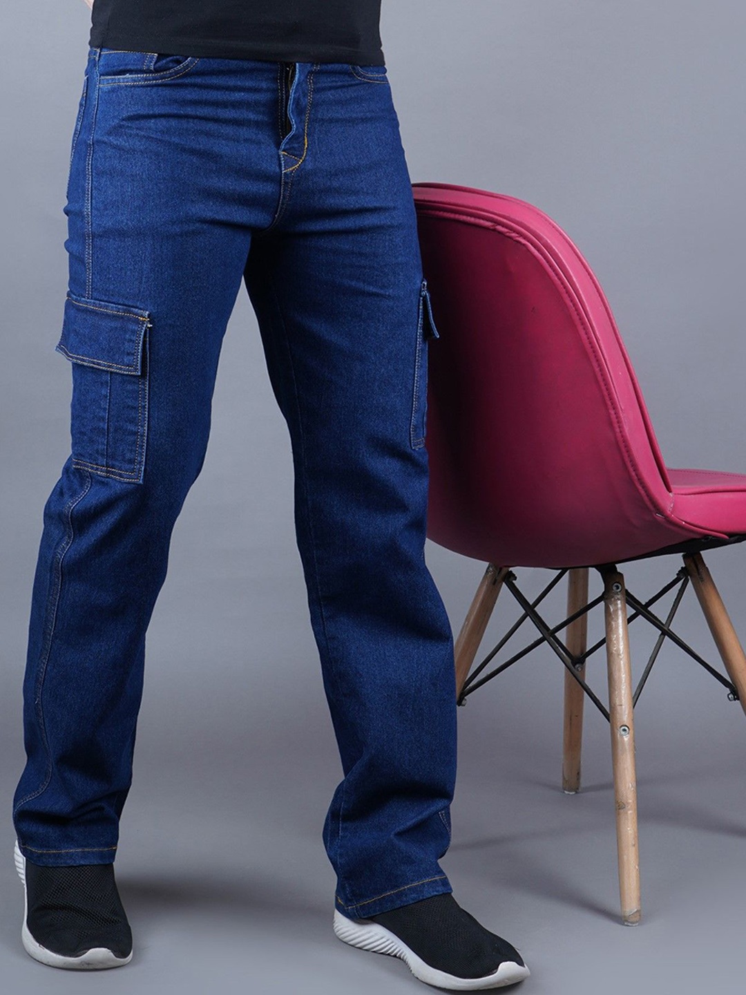 

COMFITS Men Classic Mildly Distressed Light Fade Jeans, Blue