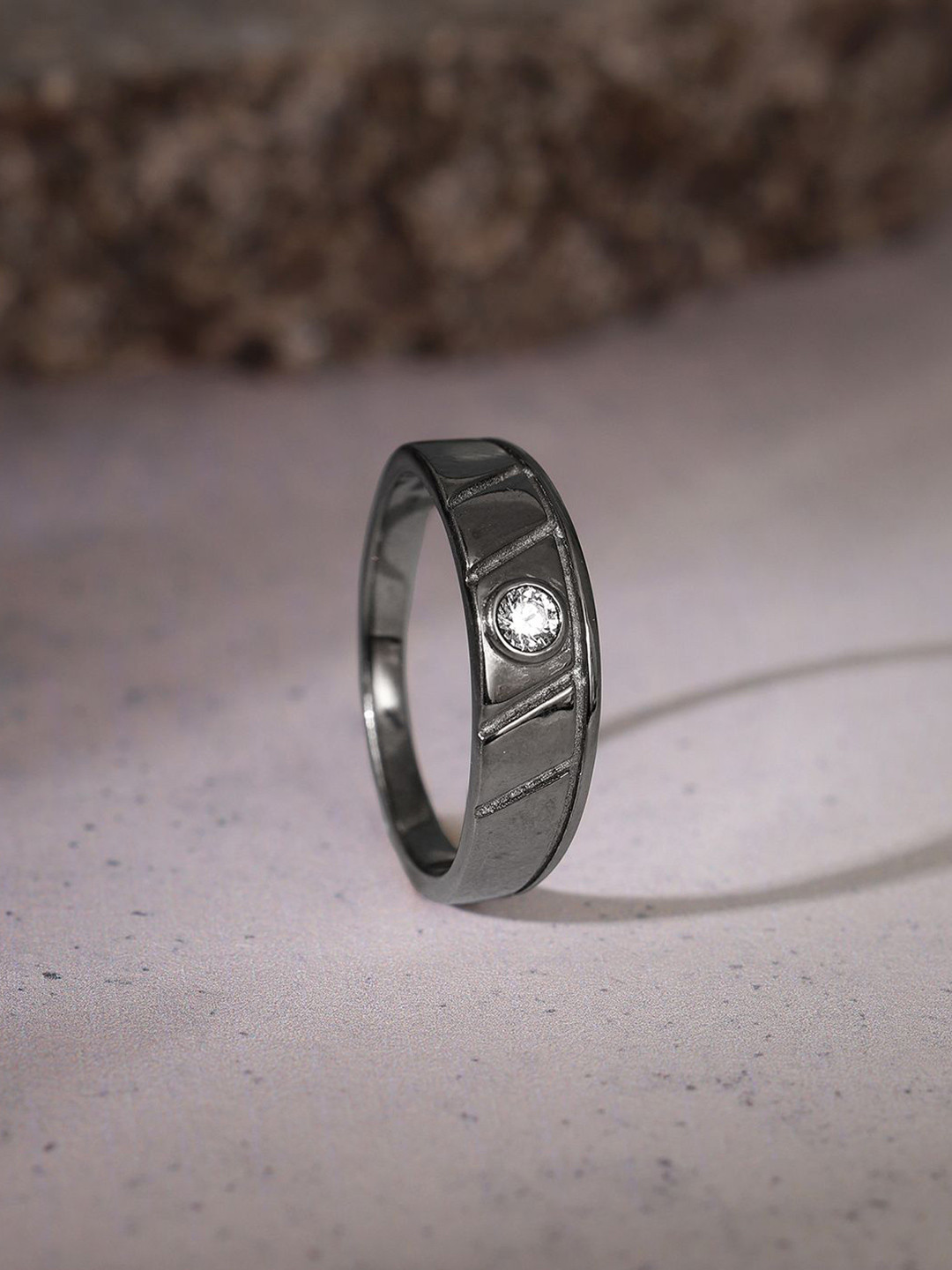 

GIVA 925 Silver Rhodium-Plated Zircon Studded Mighty Grip Finger Ring