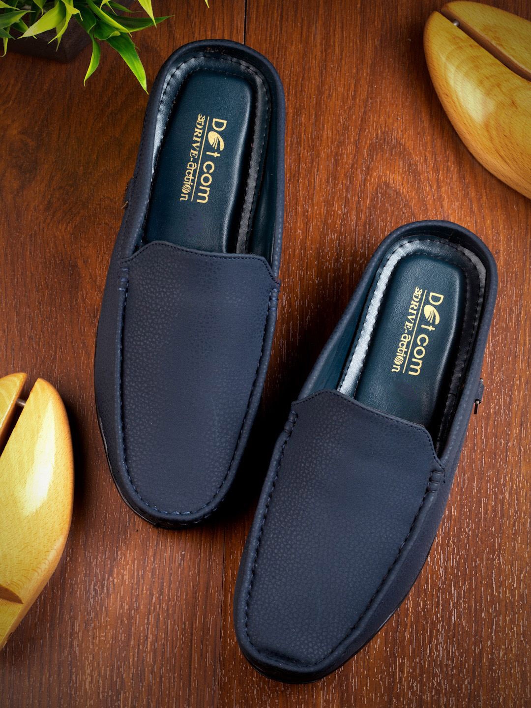 

Action Men Moisture Wicking Round Toe Loafers, Navy blue