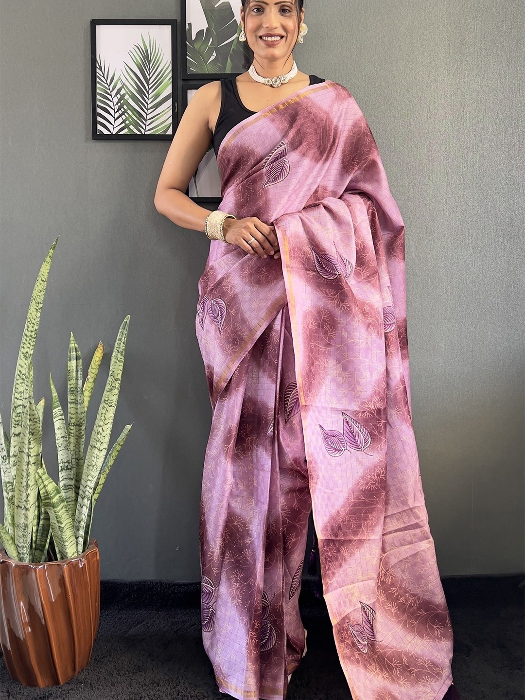 

A TO Z CART Floral Printed Saree with Blouse Piece, Purple