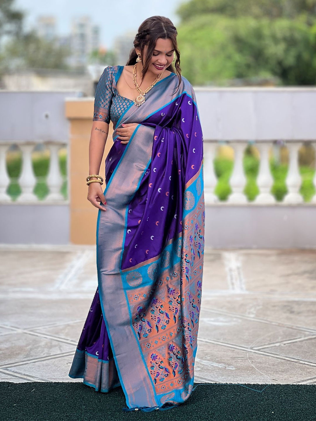 

Kriyansh Woven Design Zari Banarasi Saree, Blue