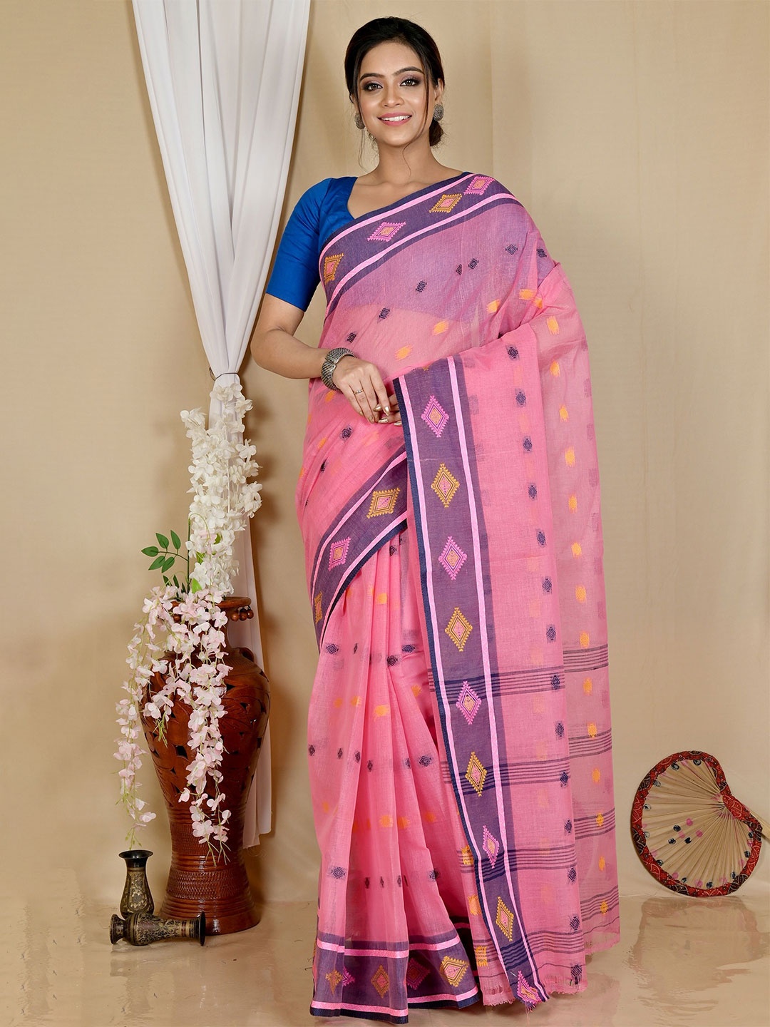 

DipDiya Apula Woven Design Pure Cotton Taant Saree, Pink