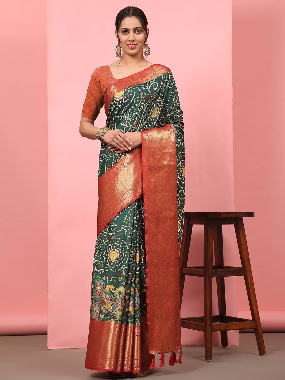 

DIVASTRI Soft Silk Bandhani With Kalamkari Digital Printed Saree, Green