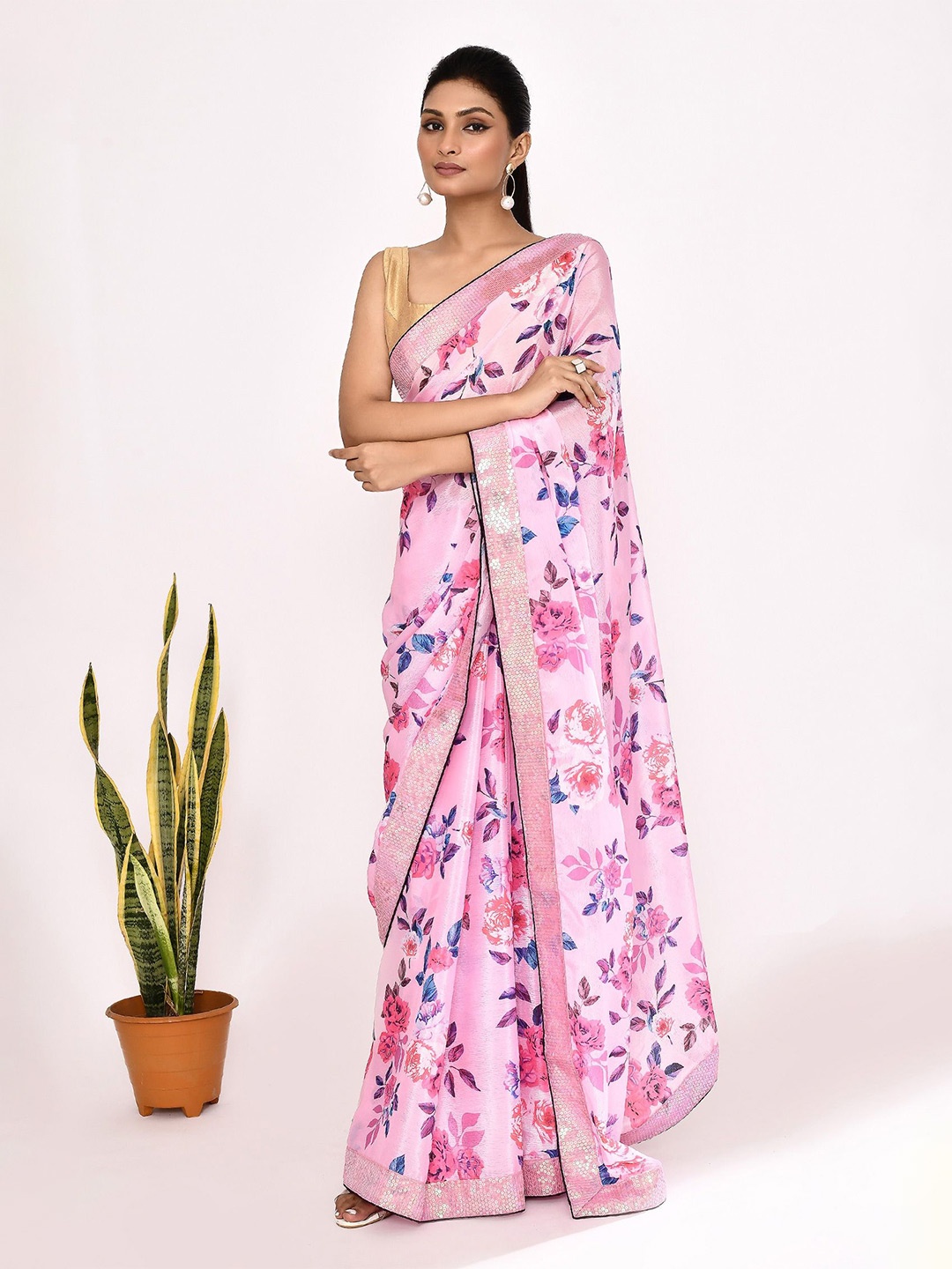 

Manu Designer Women Floral Printed Saree With Sequinned Border, Pink