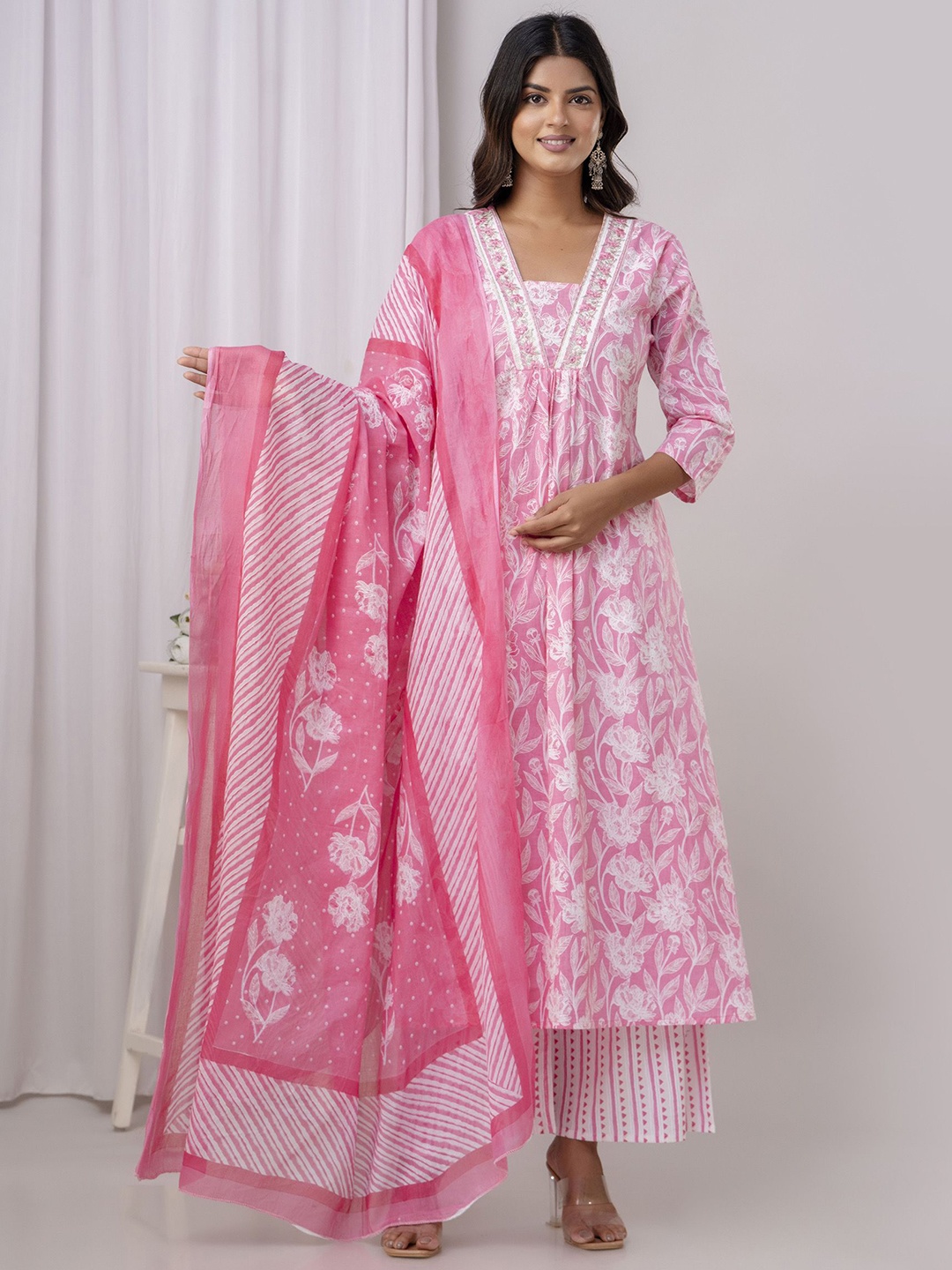 

POSHART FASHION AS UNIQUE AS YOU ARE Printed Pure Cotton Kurta With Palazzos & Dupatta, Pink