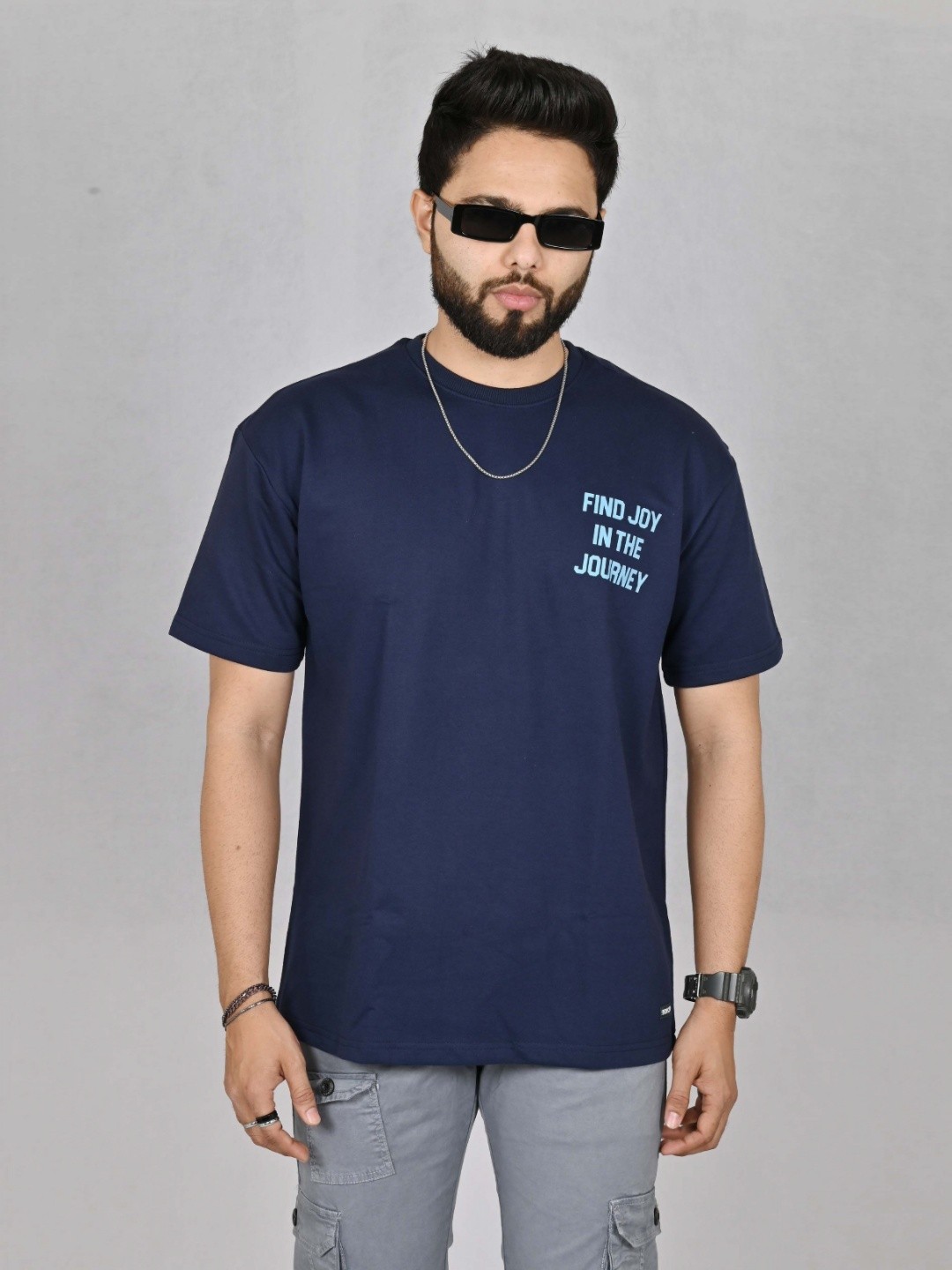 

THE NOMHERD Men Typography Printed Applique T-shirt, Blue