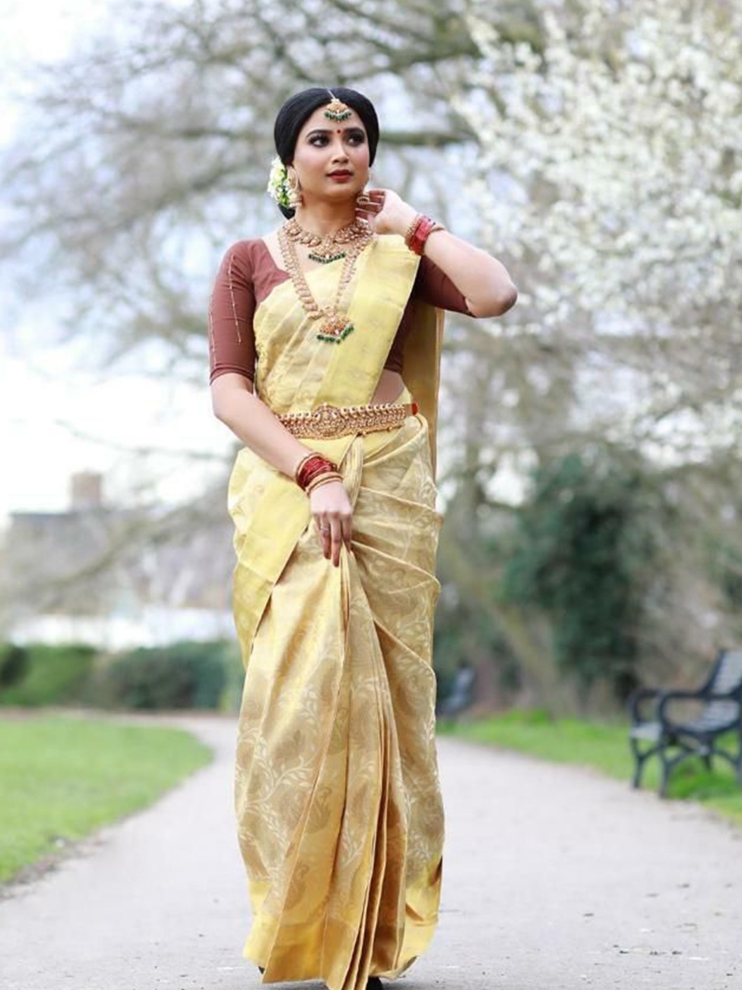 

bansari textiles Woven Design Zari Banarasi Saree, Yellow