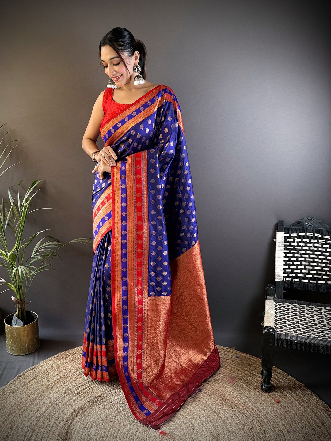

HEER FASHION Woven Design Zari Banarasi Saree, Blue