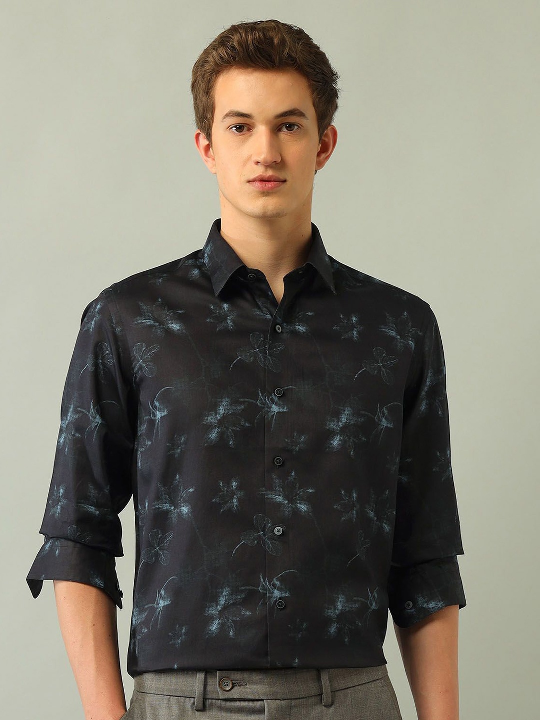 

Arrow New York Men Spread Collar Floral Printed Cotton Casual Shirt, Black