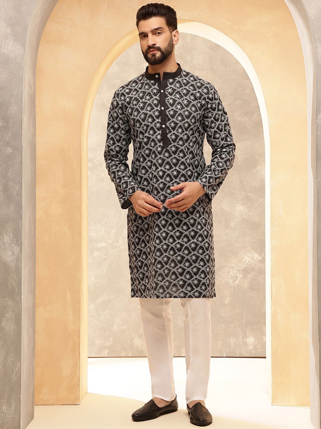 

Anouk Black And White Geometric Embroidered Band Collar Straight Kurta