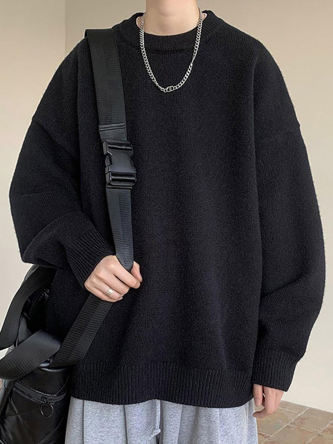 

StyleCast x Revolte Men Round Neck Sweatshirt, Black