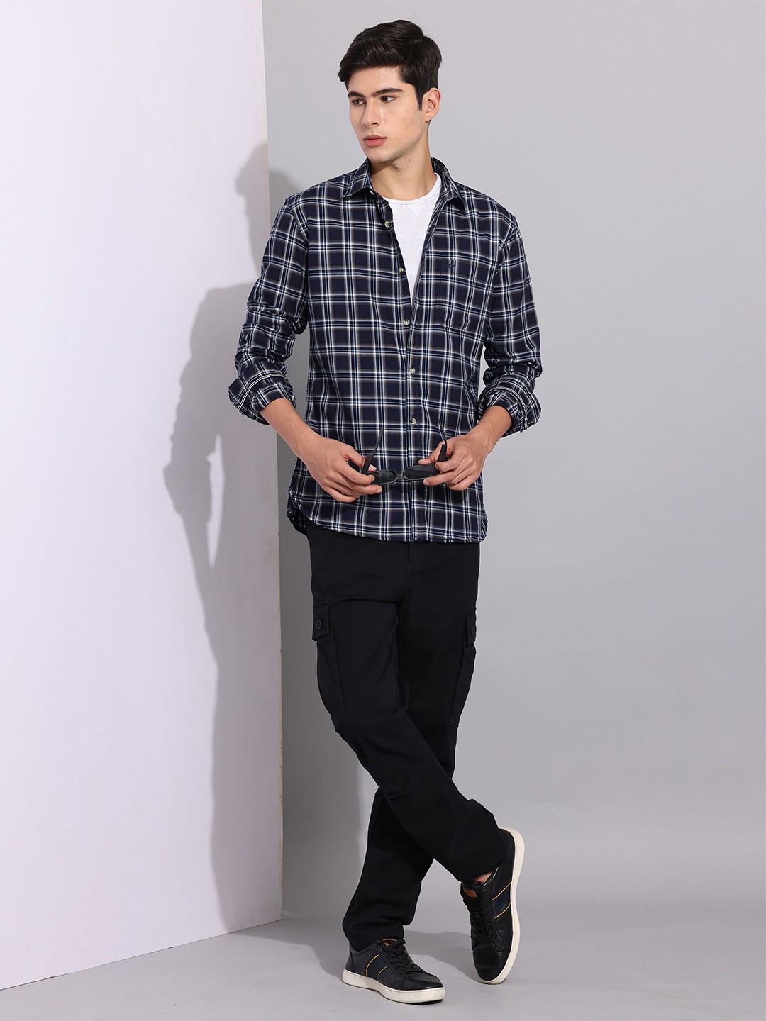 

RIGS AND RAGS Men Premium Fit Spread Collar Tartan Checked Cotton Casual Shirt, Navy blue