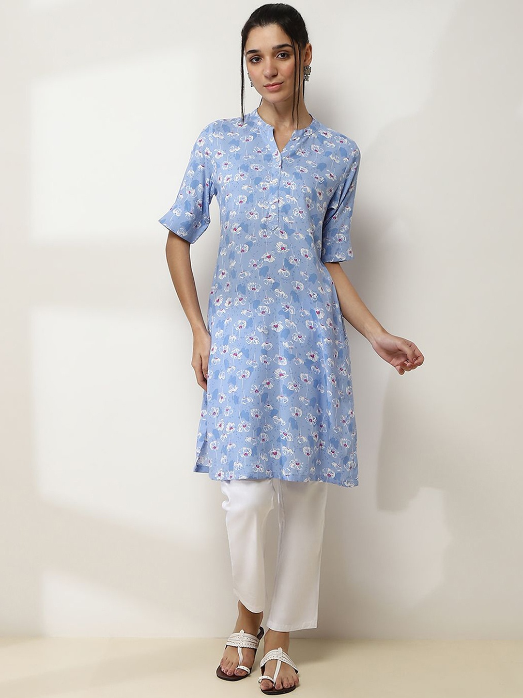 

Rangriti Floral Printed Mandarin Collar Cotton Straight Kurta, Blue