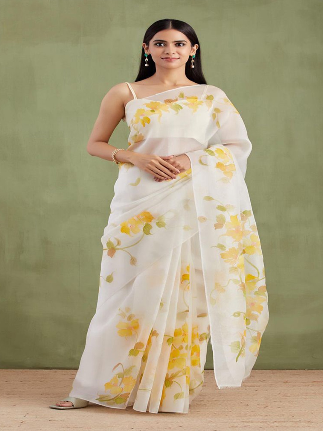

Geroo Luxe Floral Organza Saree, Off white
