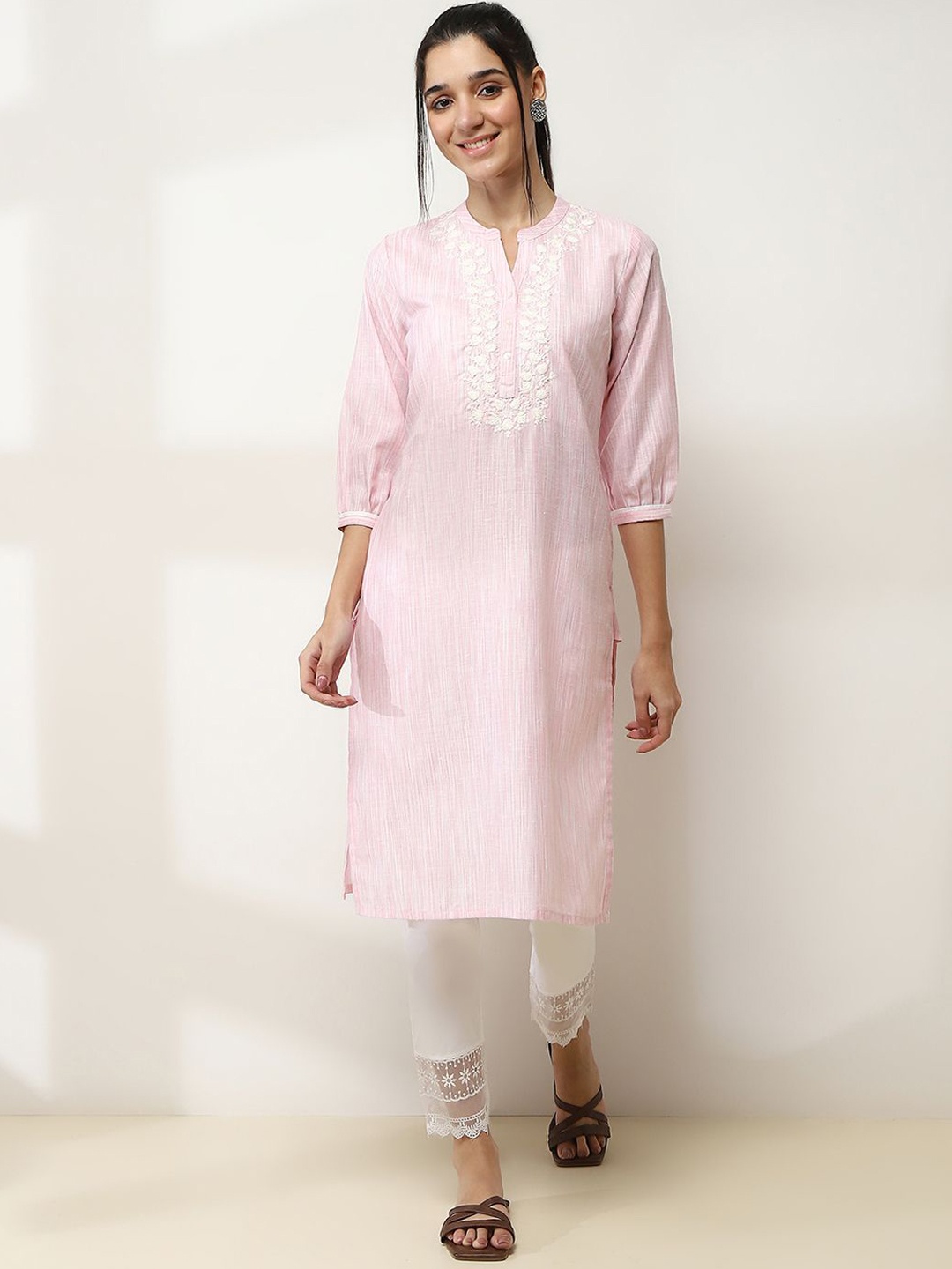 

Rangriti Floral Embroidered Thread Work Mandarin Collar Cotton Straight Kurta, Pink