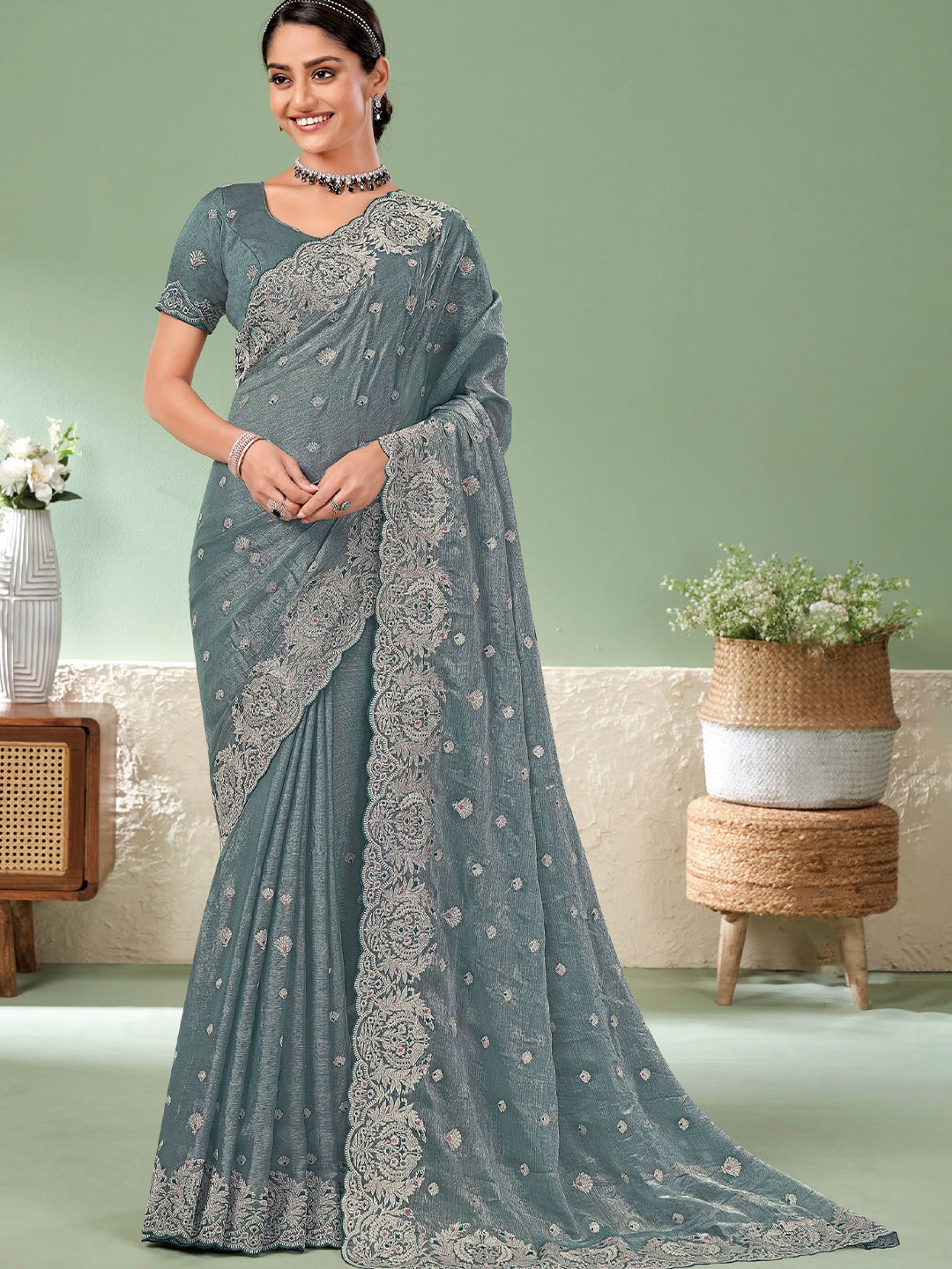 

Laxmipati Floral Embroidered Poly Chiffon Saree, Grey