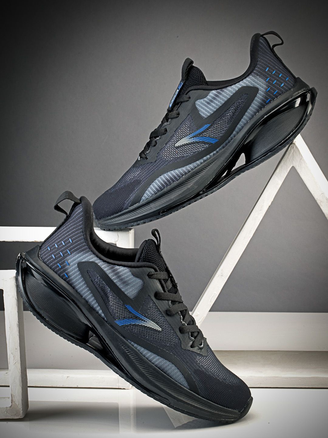 

Action Men Turbo Mesh Running Non-Marking Shoes, Black