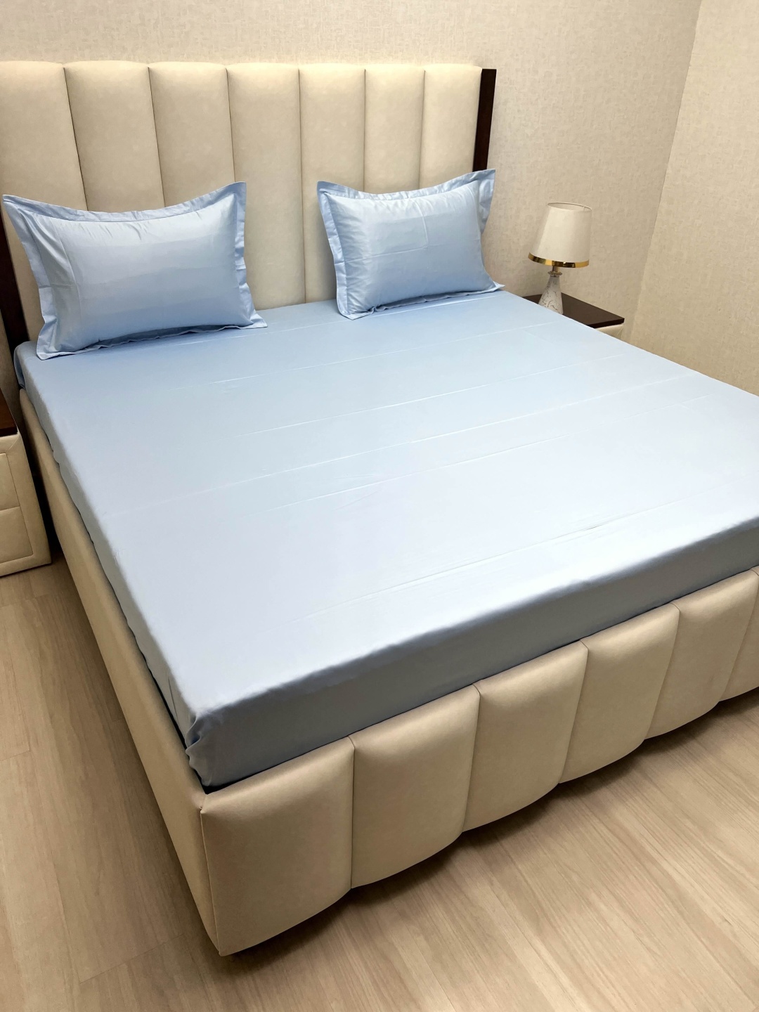 

Pure Decor Blue Pure Cotton 260 TC King Bedsheet Set- 2.74 m x 2.74 m