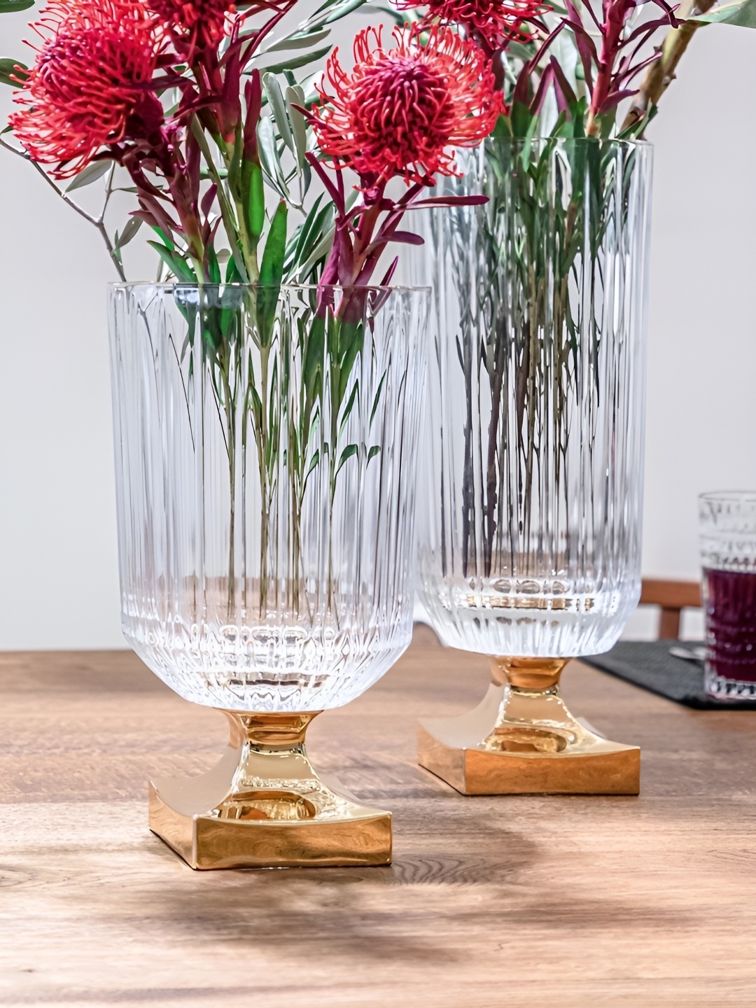 

Nachtmann Minerva Vase Gold Toned & Textured Glass Flower Vase With Golden Foot, Transparent