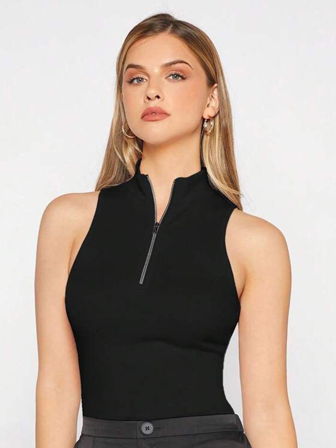 

The Roadster Lifestyle Co. Solid Mock Collar Sleeveless Top, Black