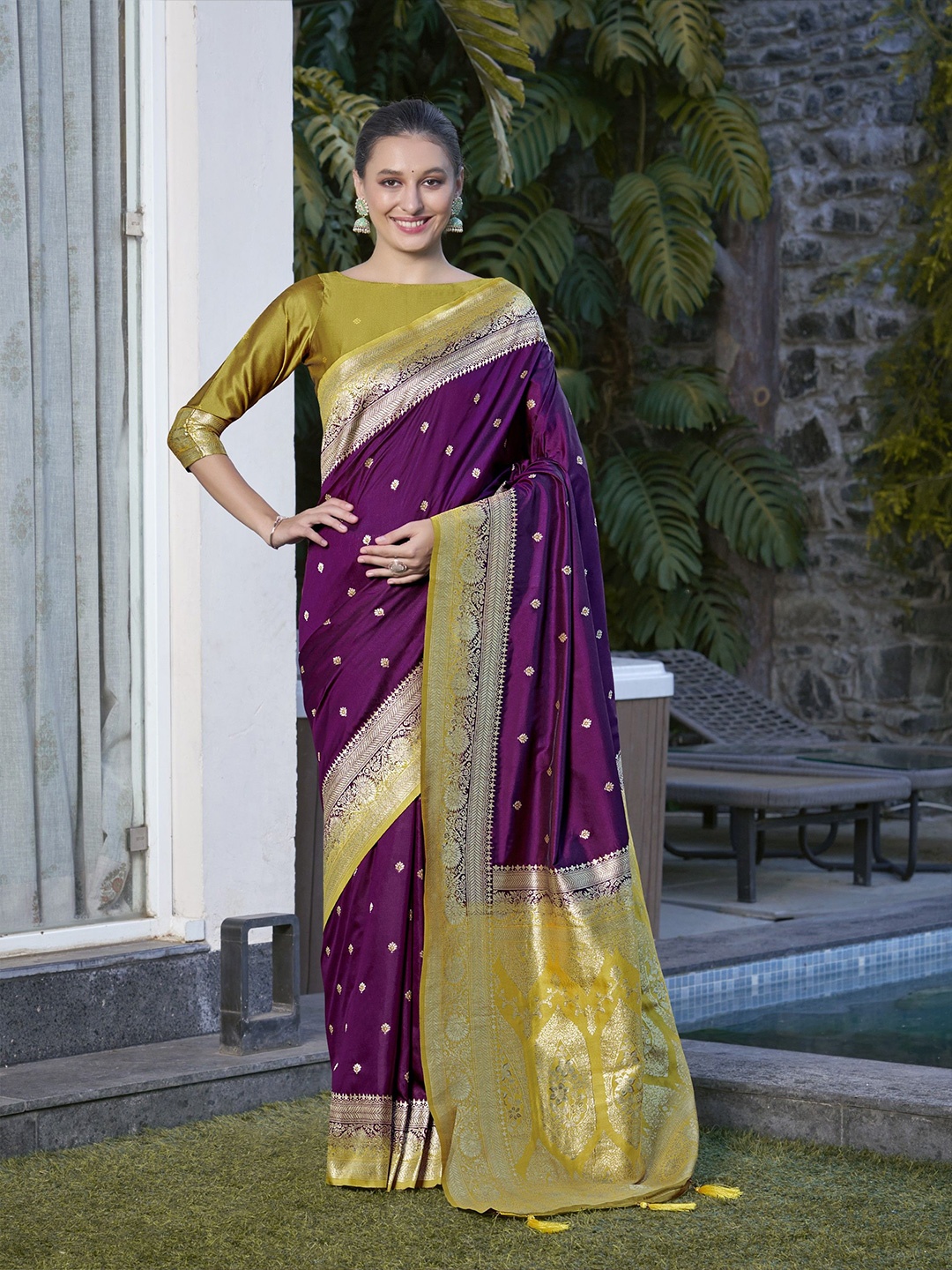 

SAREETHNIC Woven Design Zari Pure Silk Banarasi Saree, Maroon