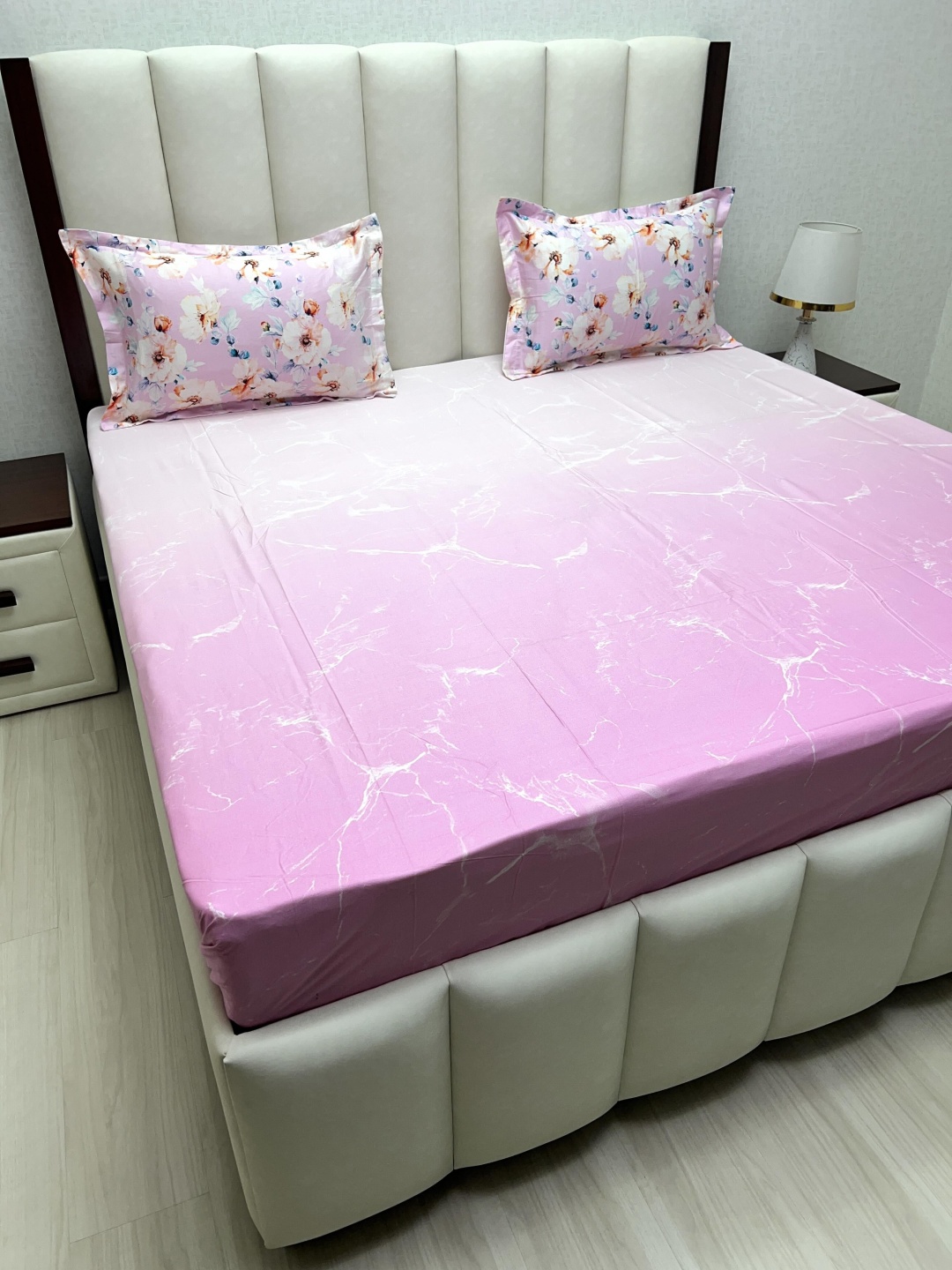

Pure Decor Royal Majestic Pink Printed Pure Cotton 500 TC King Bedsheet Set 2.74m x 2.74m