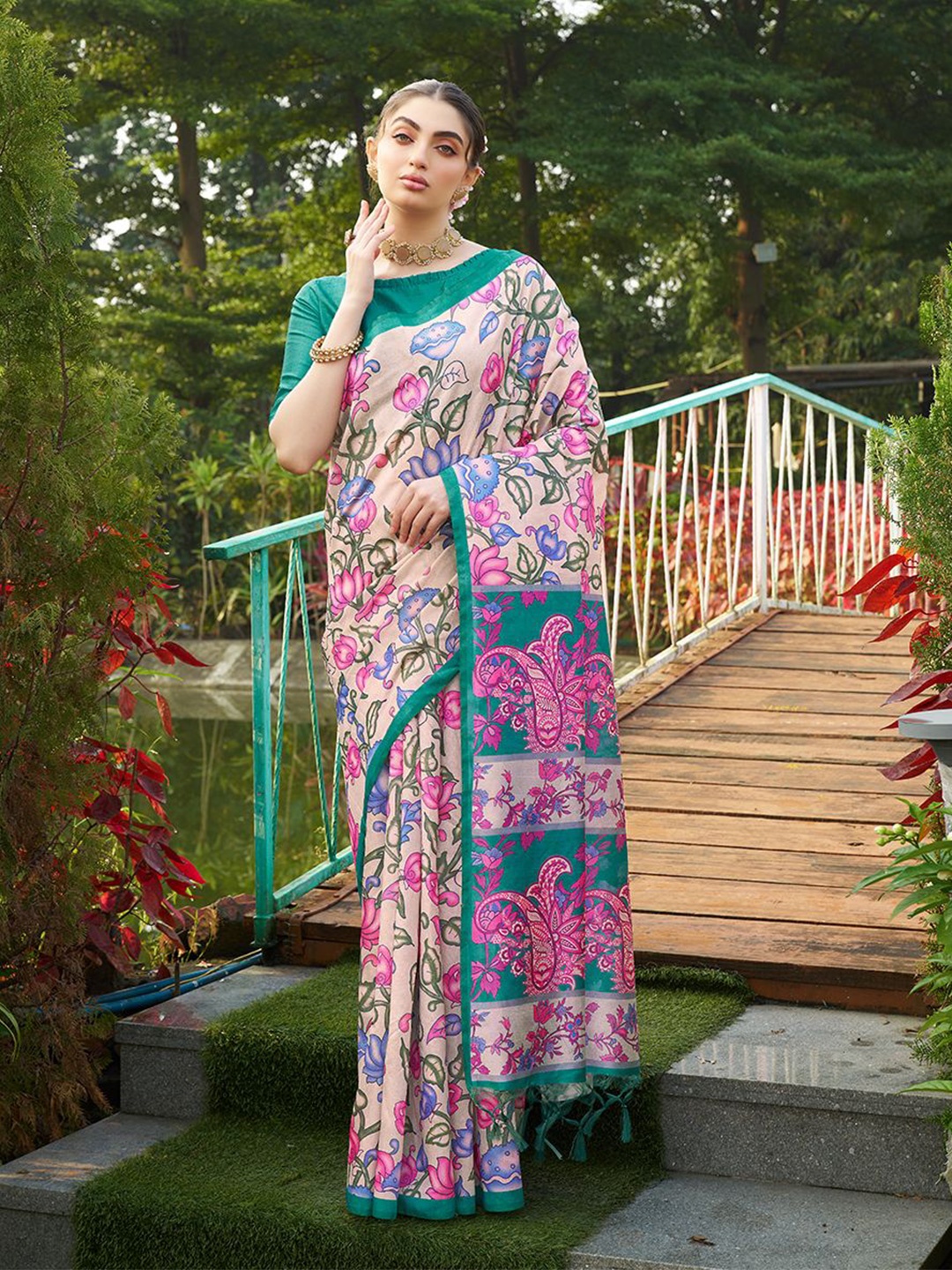 

Kandora Floral Printed Pure Silk Tussar Saree, Cream