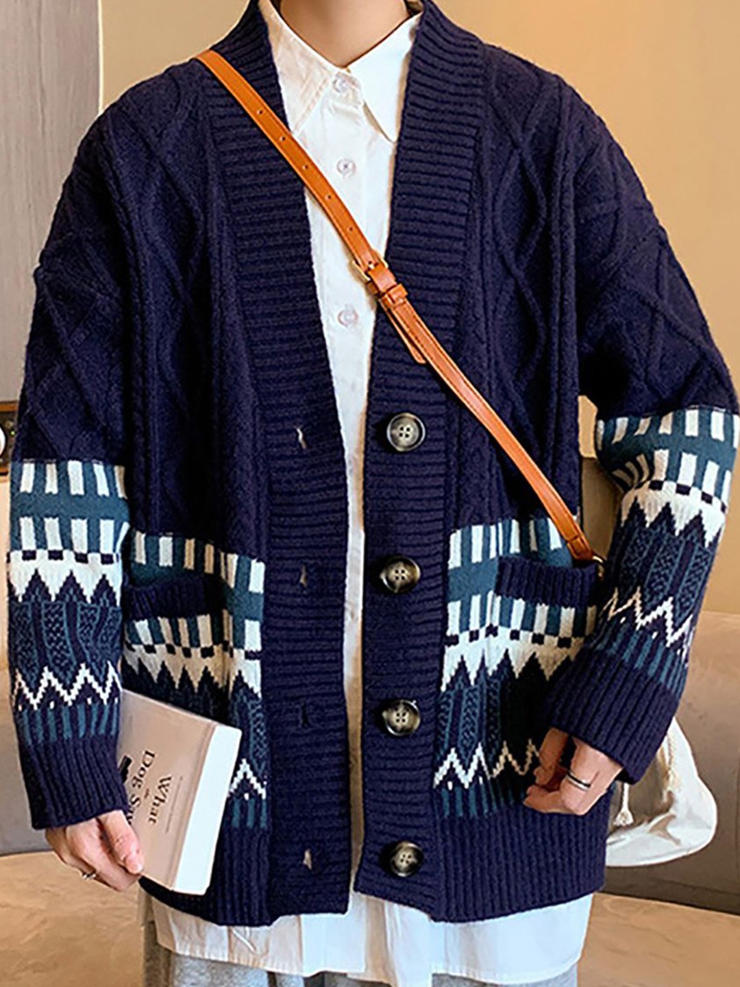 

StyleCast x Revolte Men Cable Knit, Navy blue